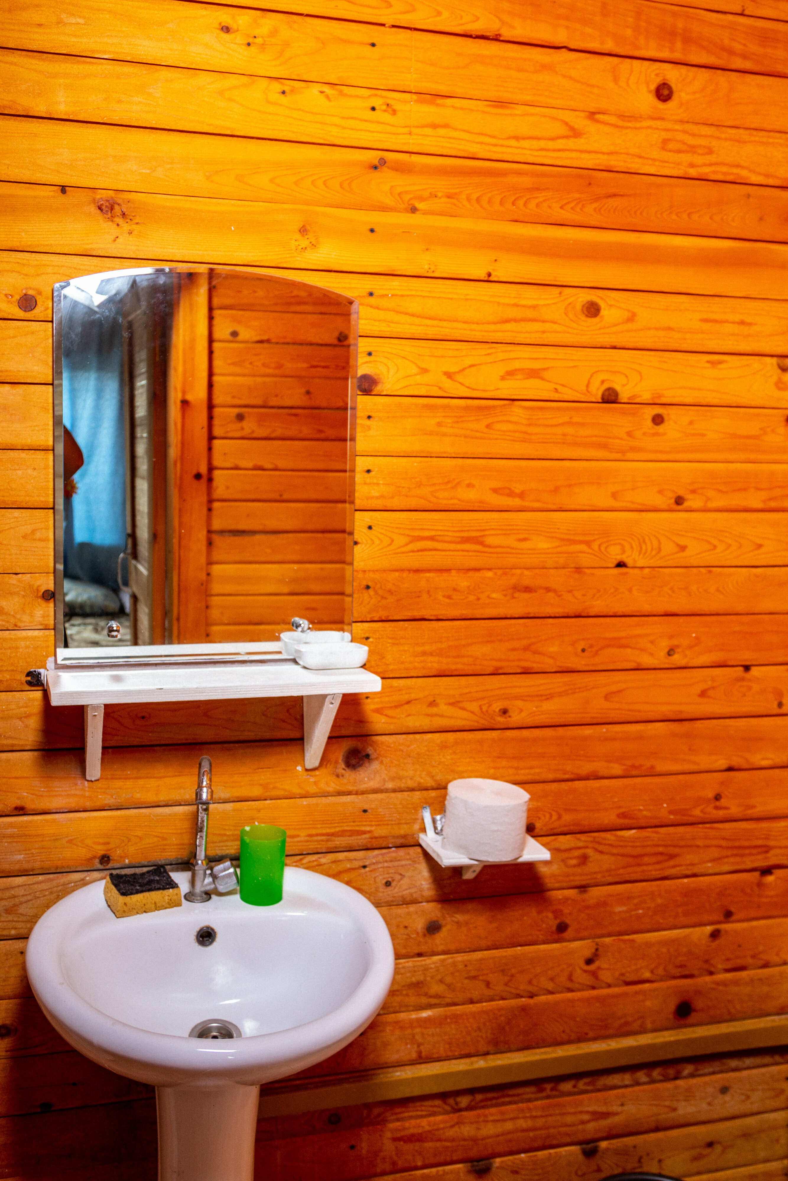 Трехместный номер с собственной ванной комнатой