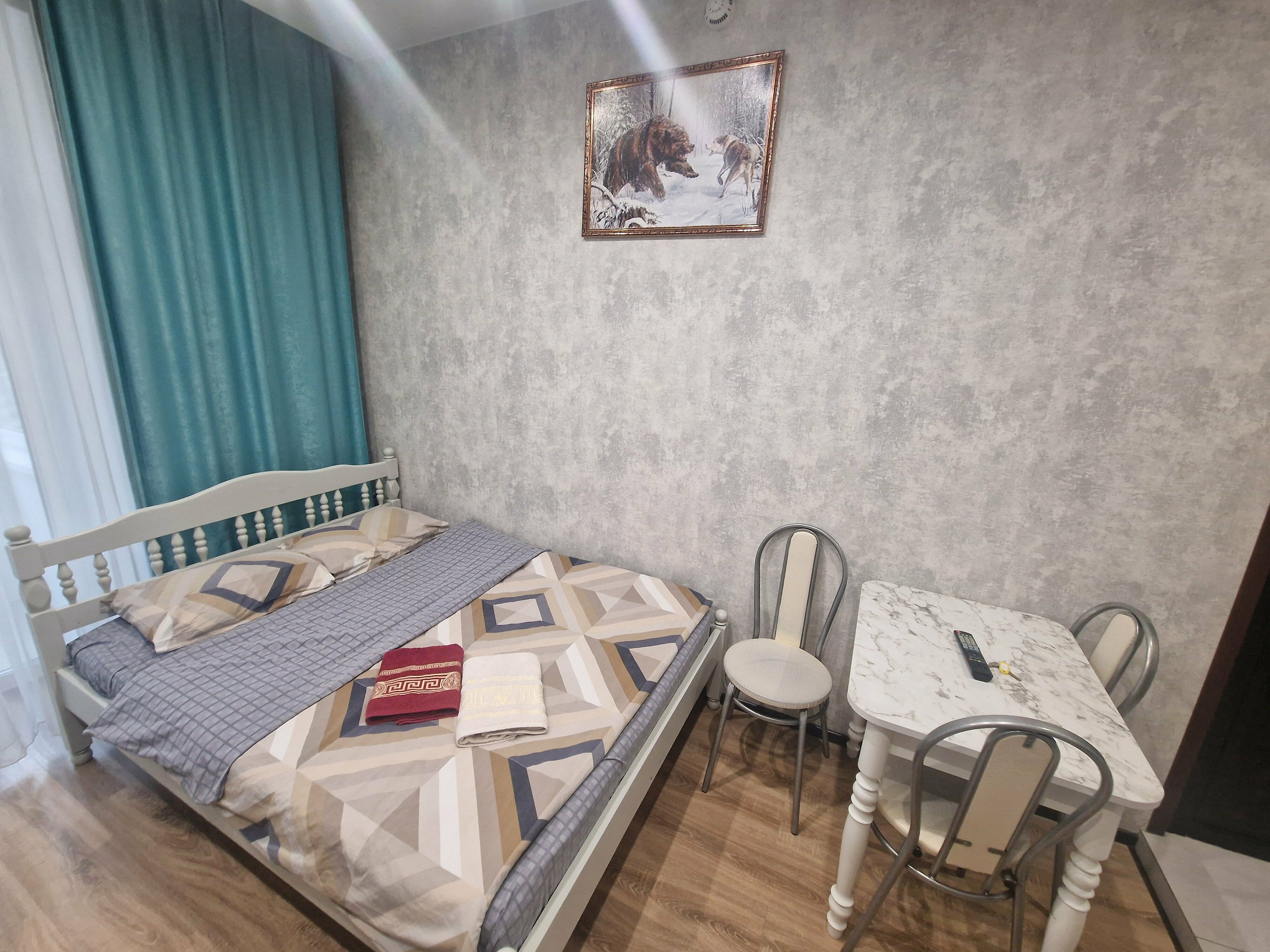 Трехместный номер с собственной ванной комнатой