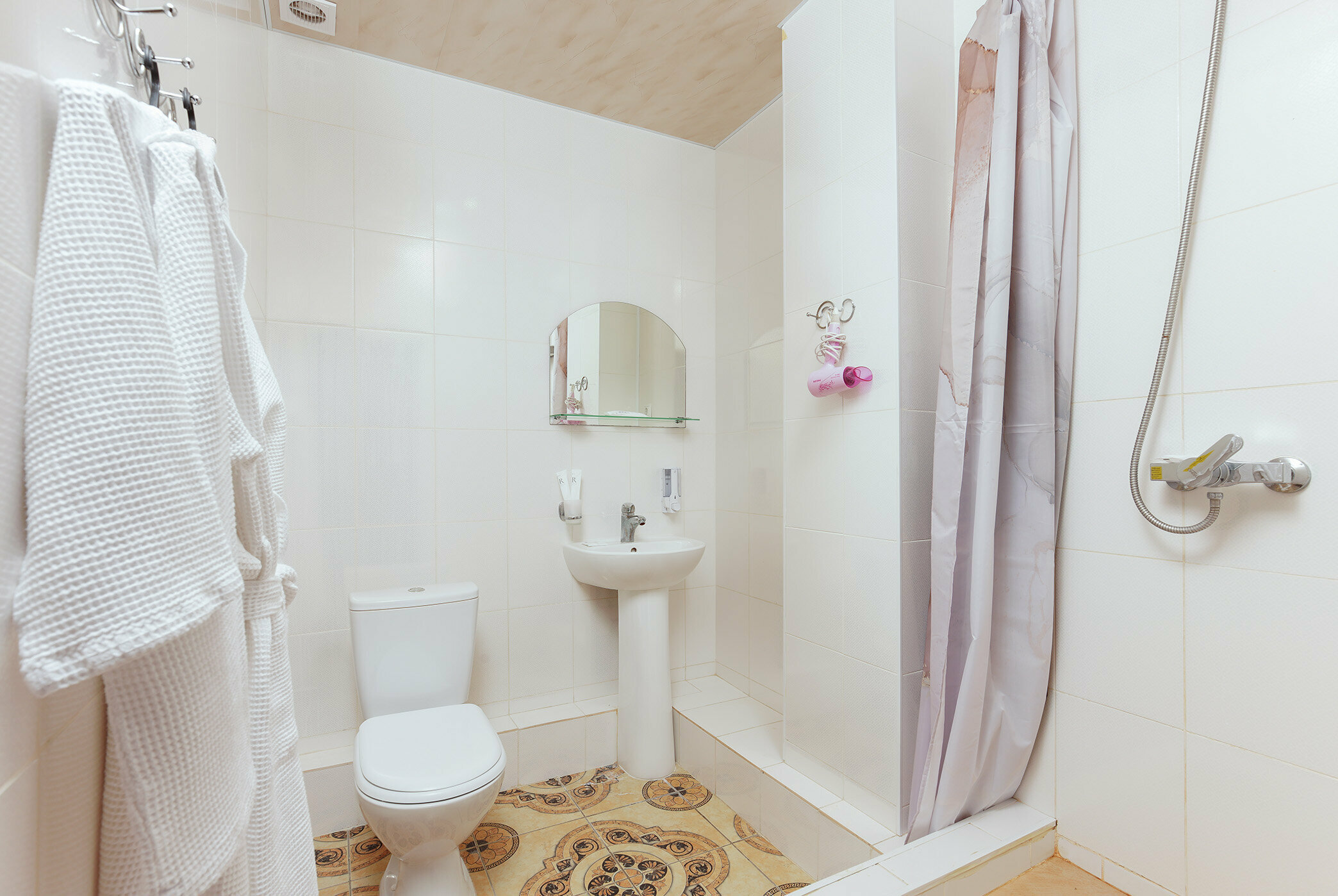 Трехместный номер с балконом