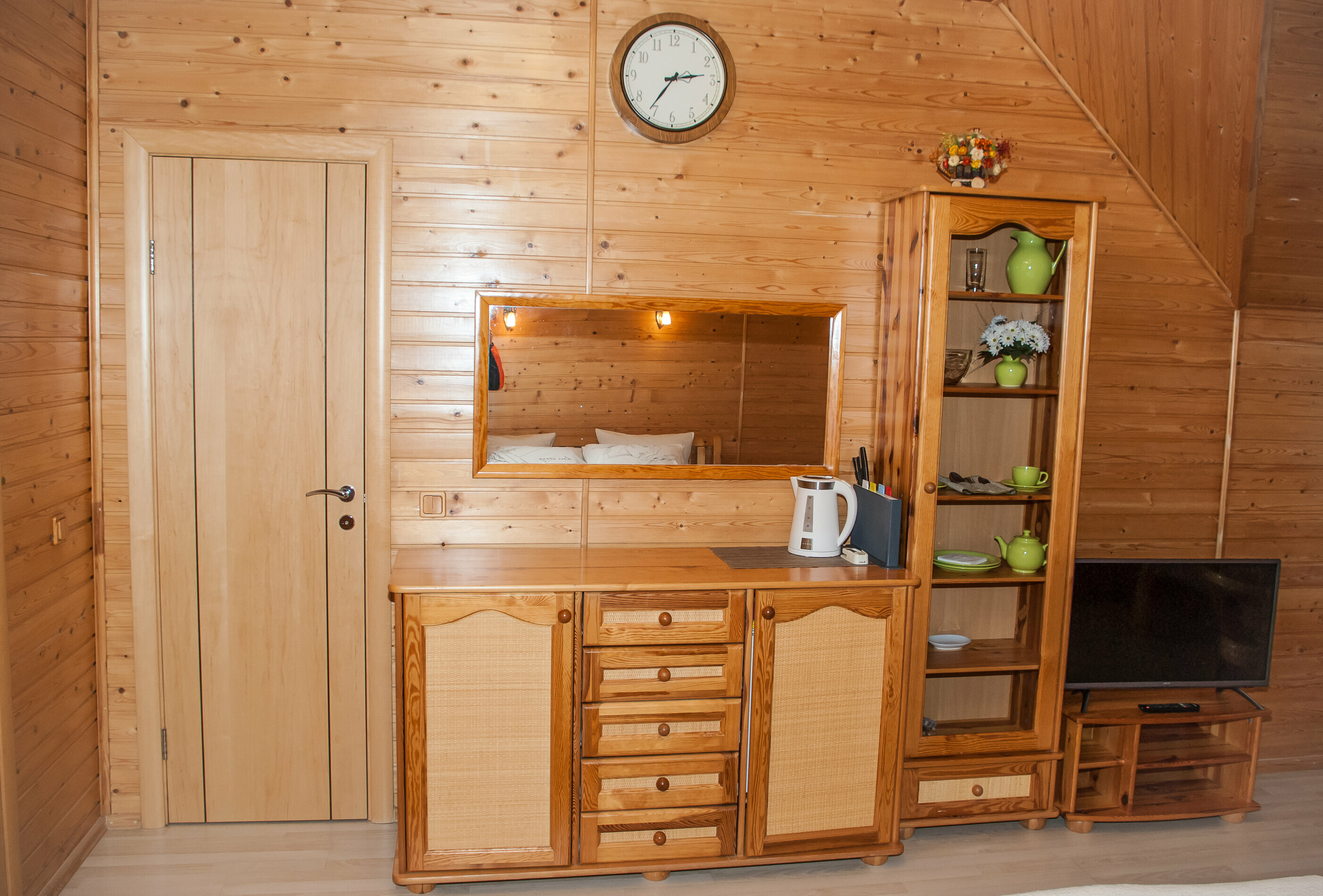 "Из Дома в Дом" Апартамент №1 с кроватью king size, санузлом и кухонной техникой  22 м2