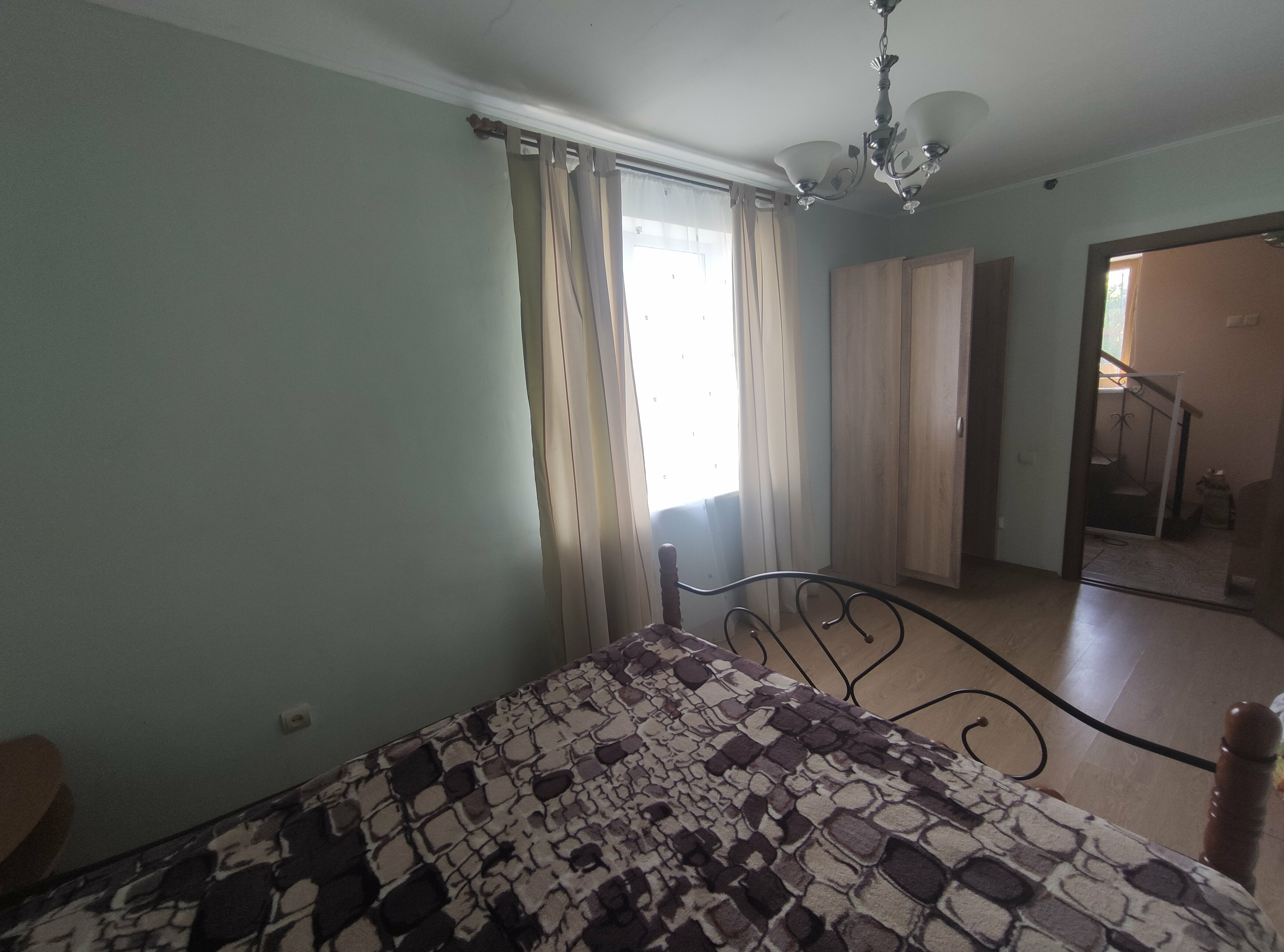 трехкомнатный дом на 6 мест