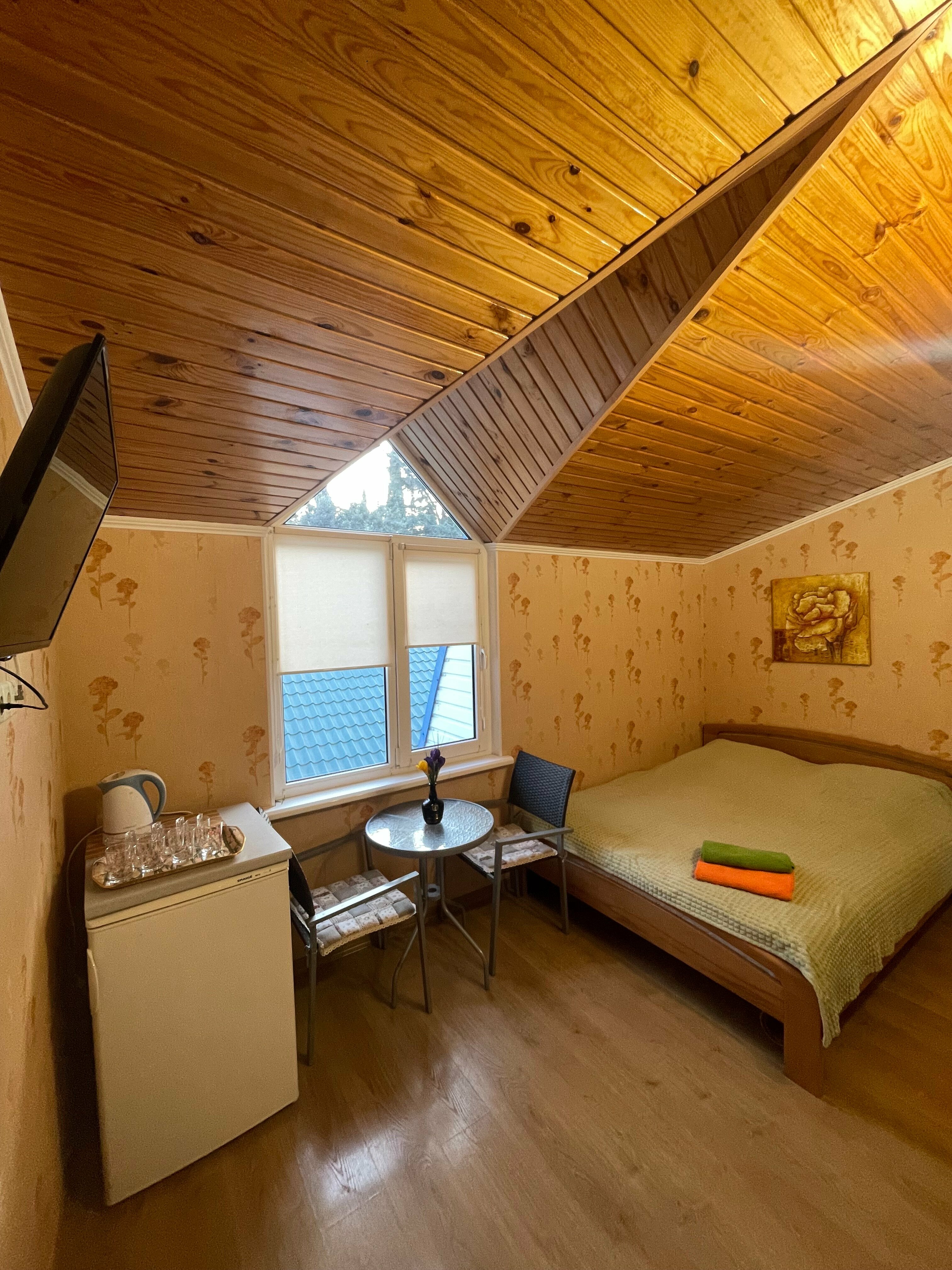 Четырехместный номер с ванной комнатой