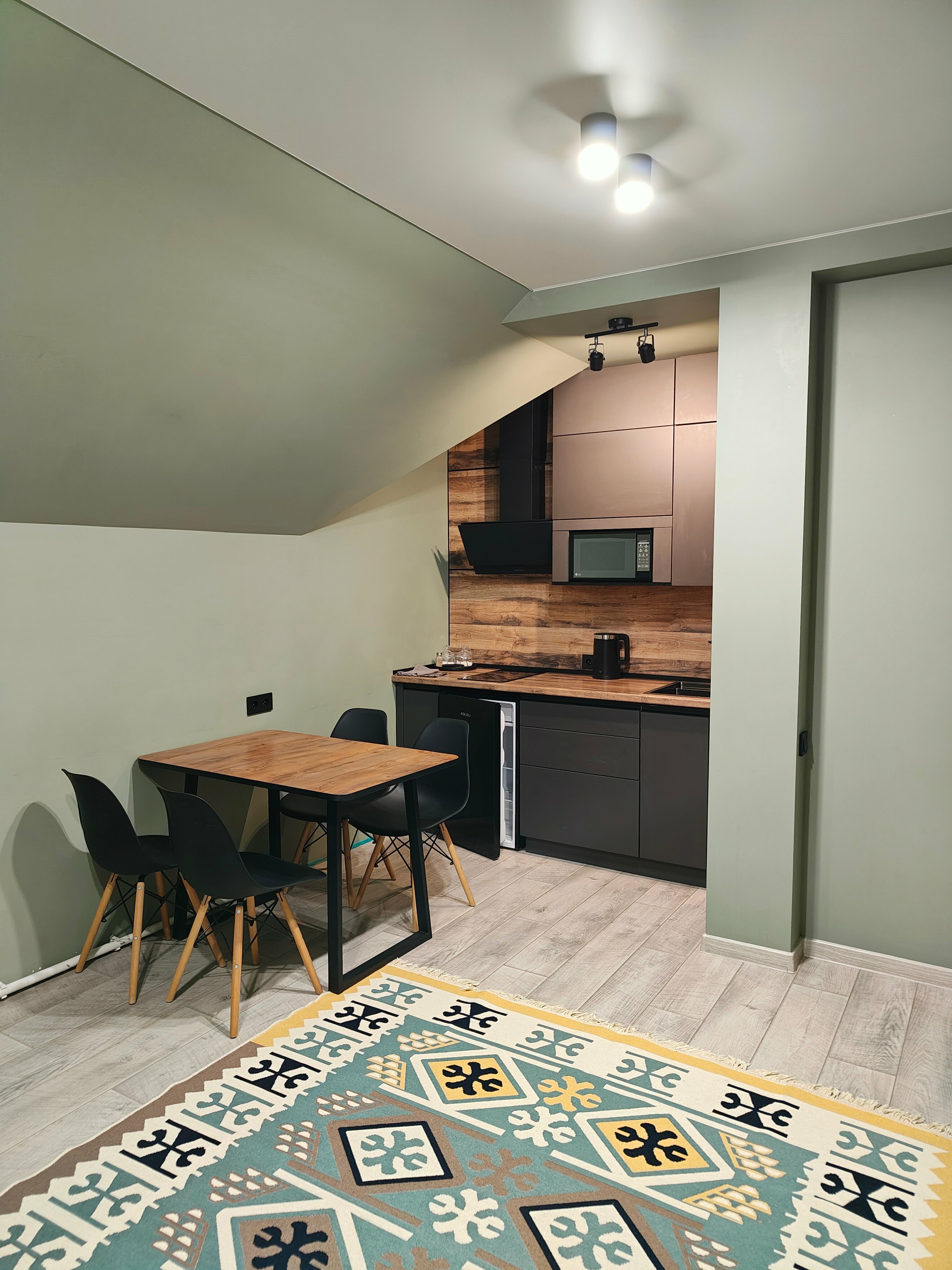 Четырёх местный номер лофт 