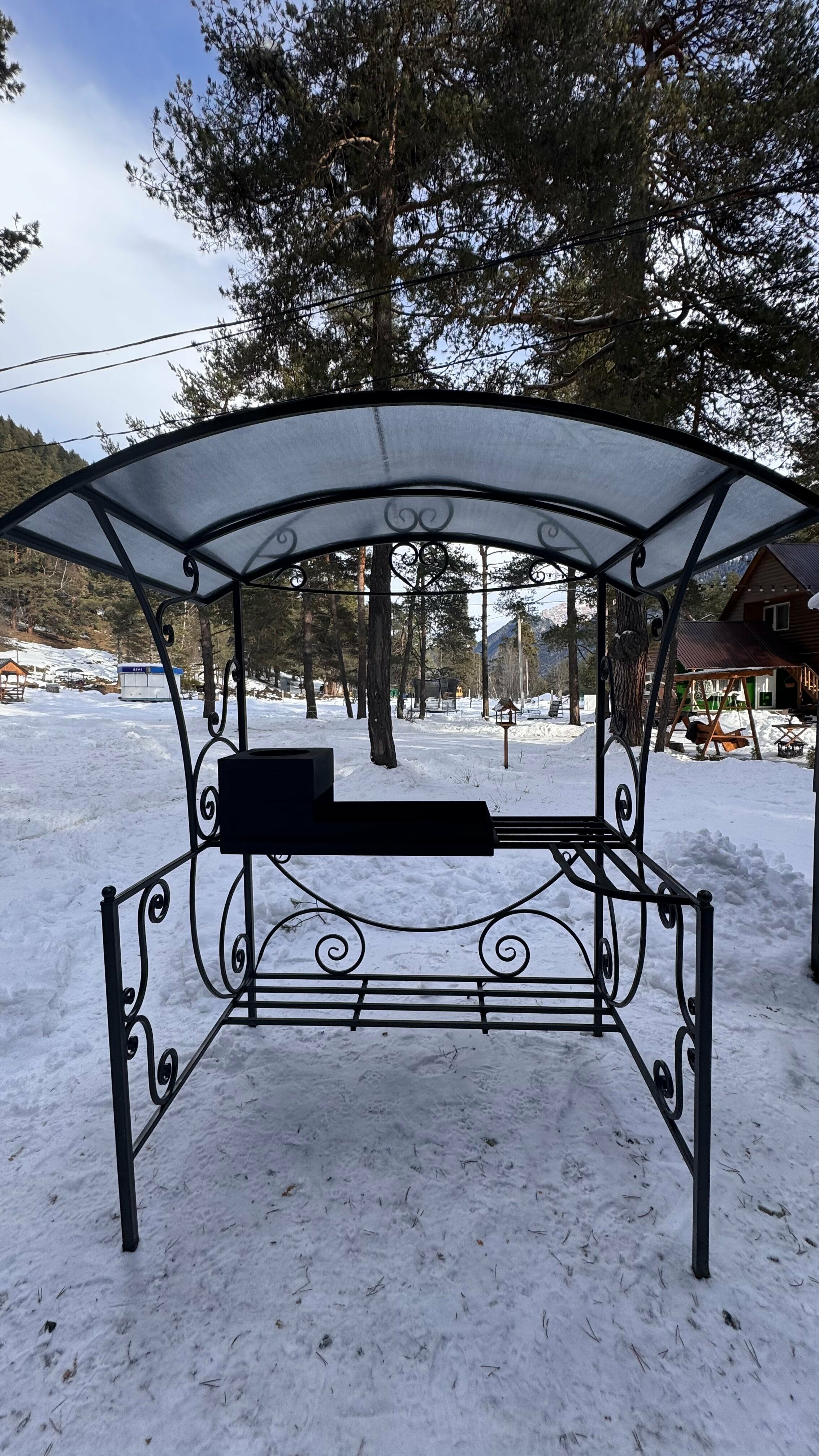 Дом с видом на лес