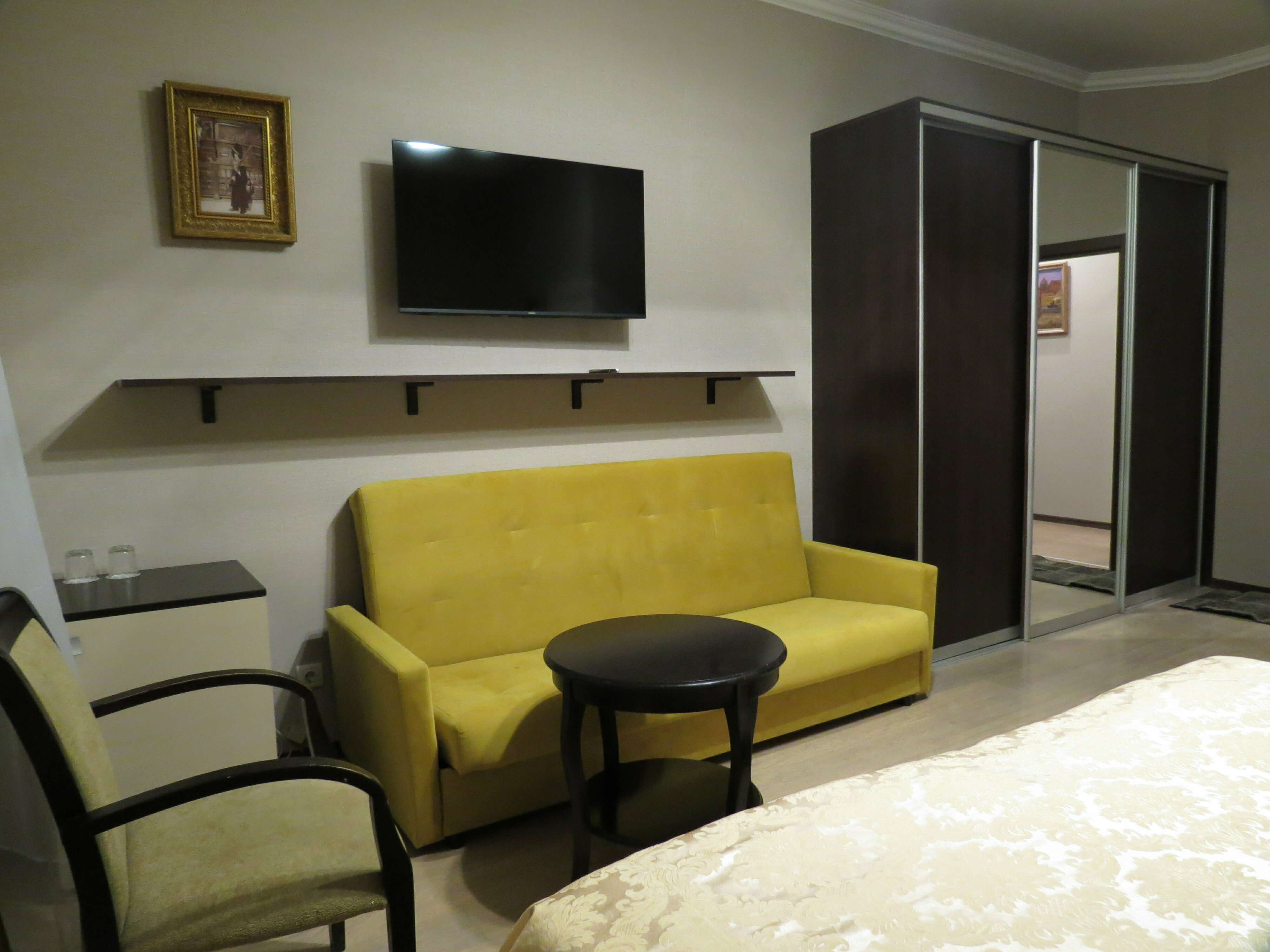 Улучшенный трехместный номер