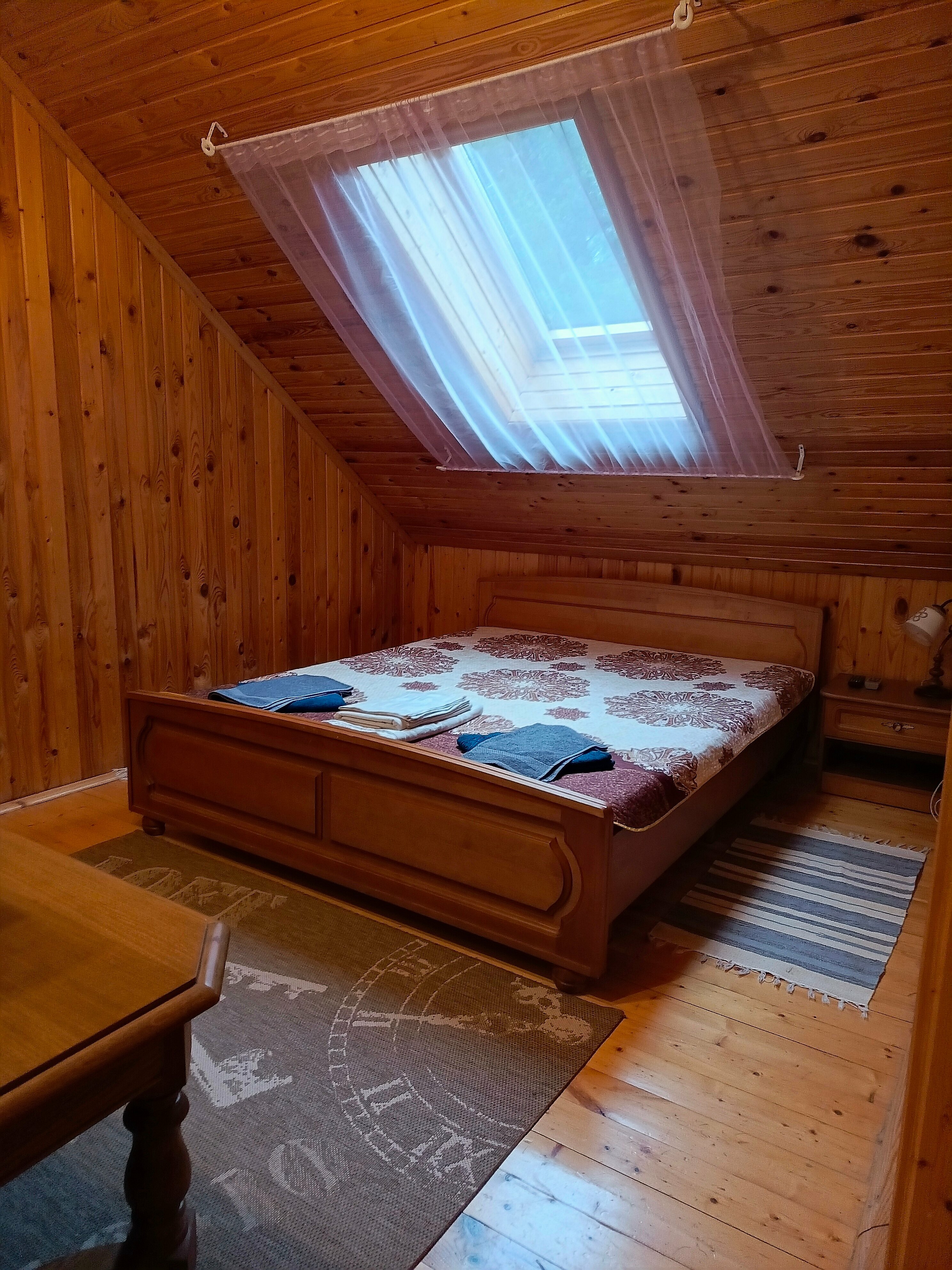 Четырехместный номер с видом на озеро