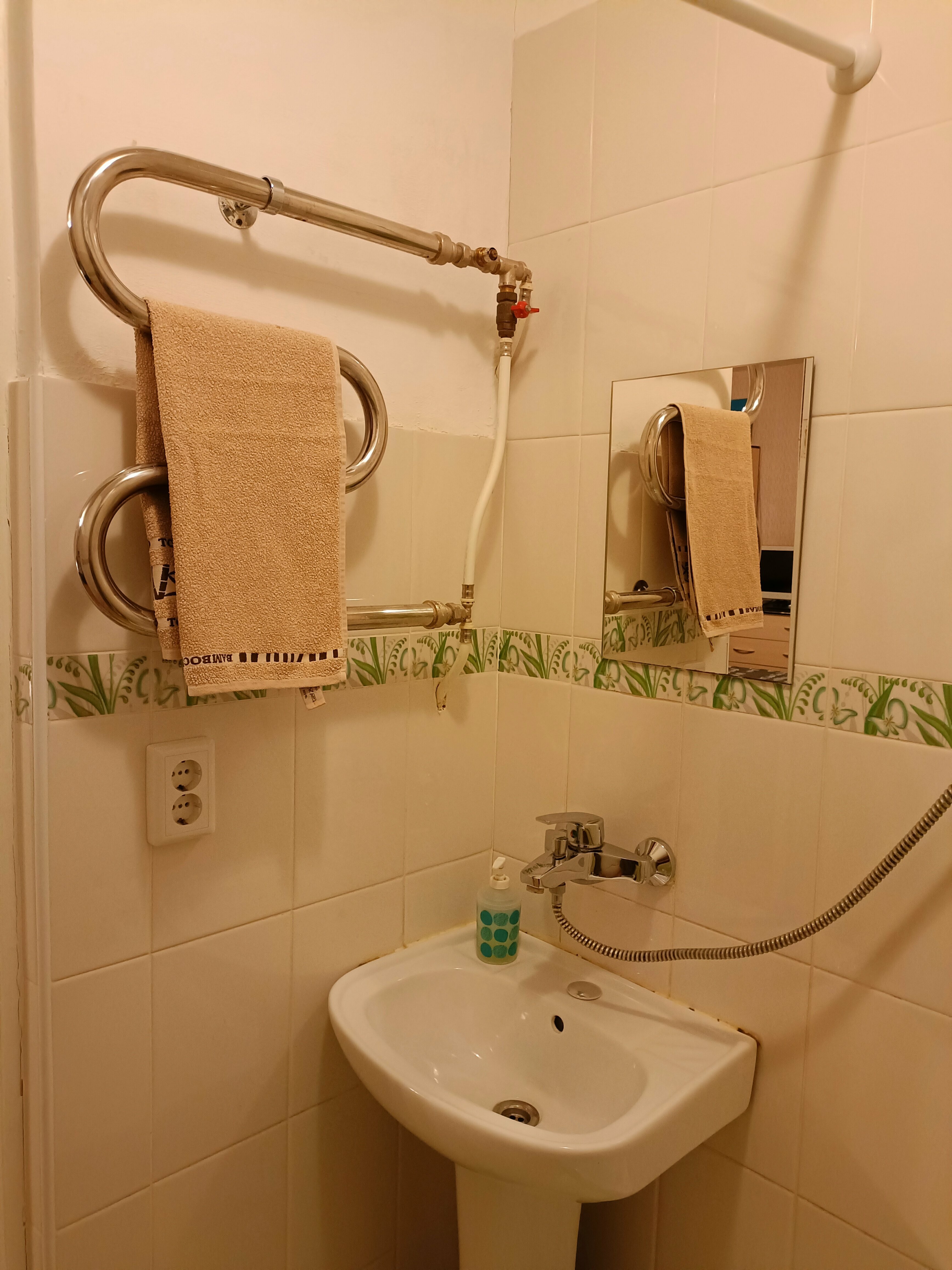 Трехместный номер «Комфорт» с душем