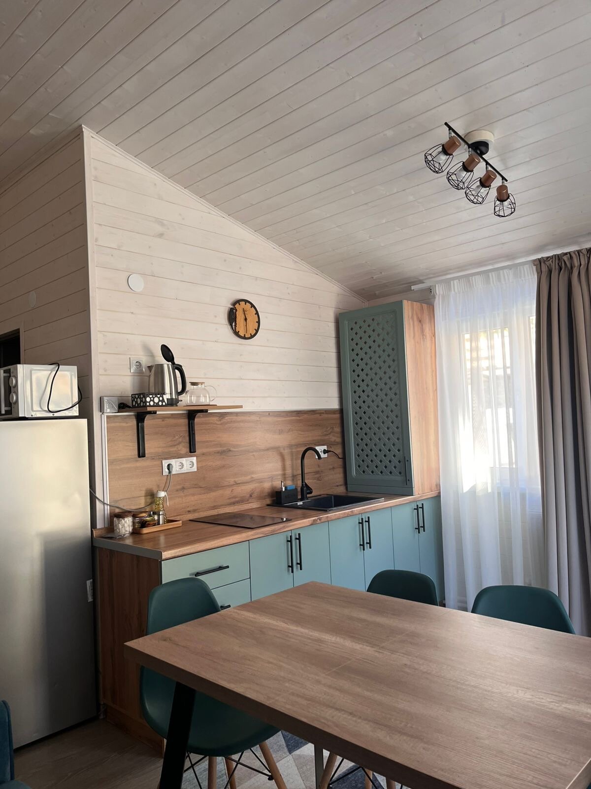 Семейный номер с видом на горы