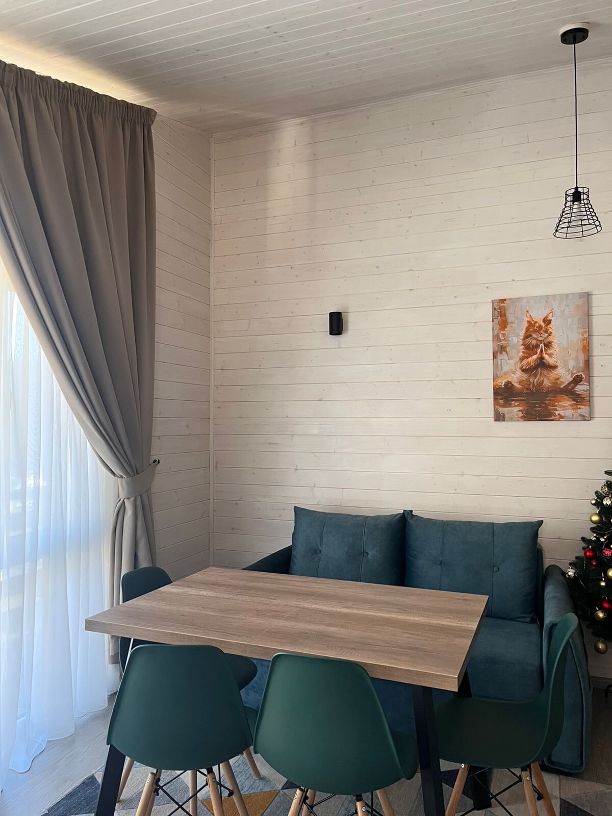 Семейный номер с видом на горы