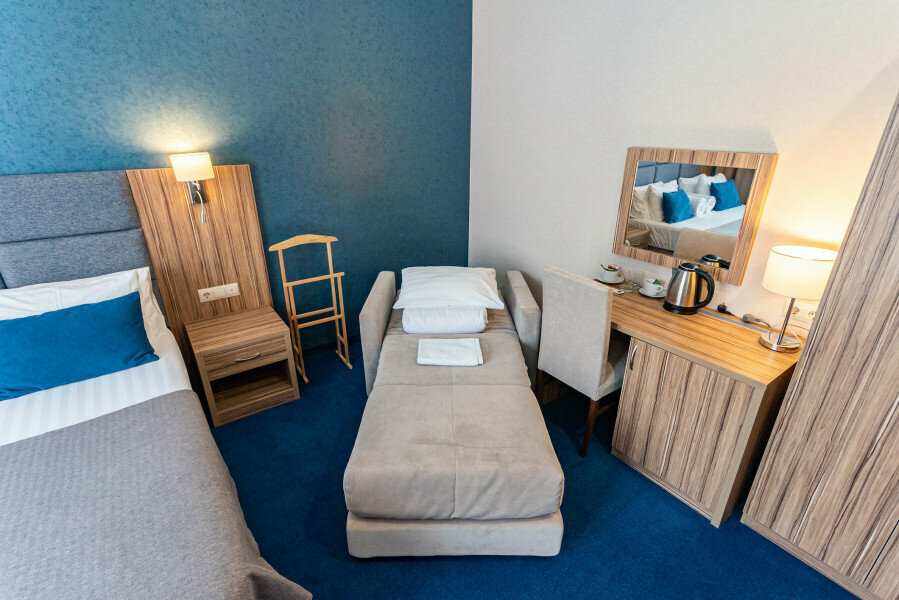 Трехместный номер с видом на бассейн