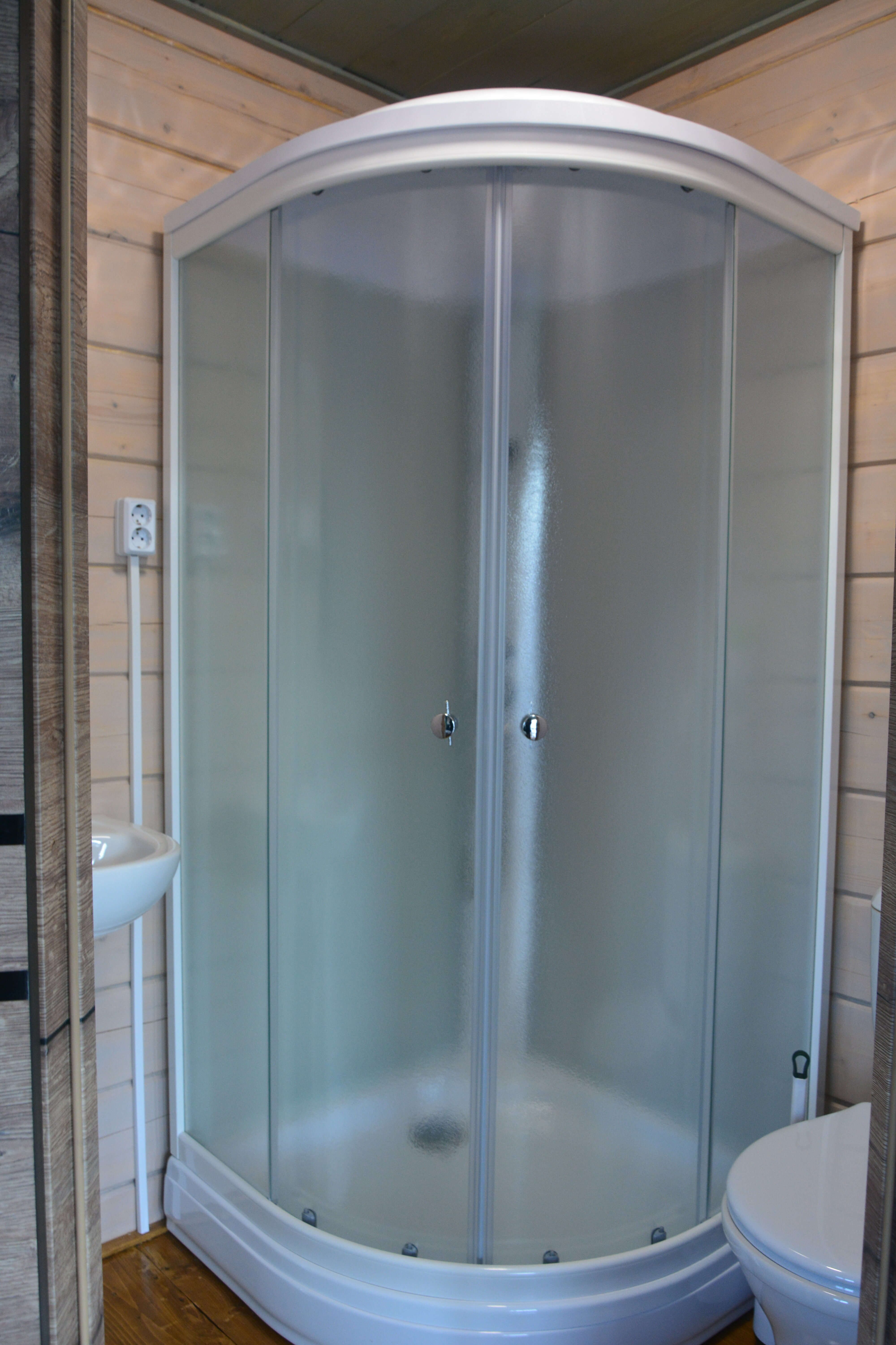 Пудра. Четырехместный номер благоустроенный.