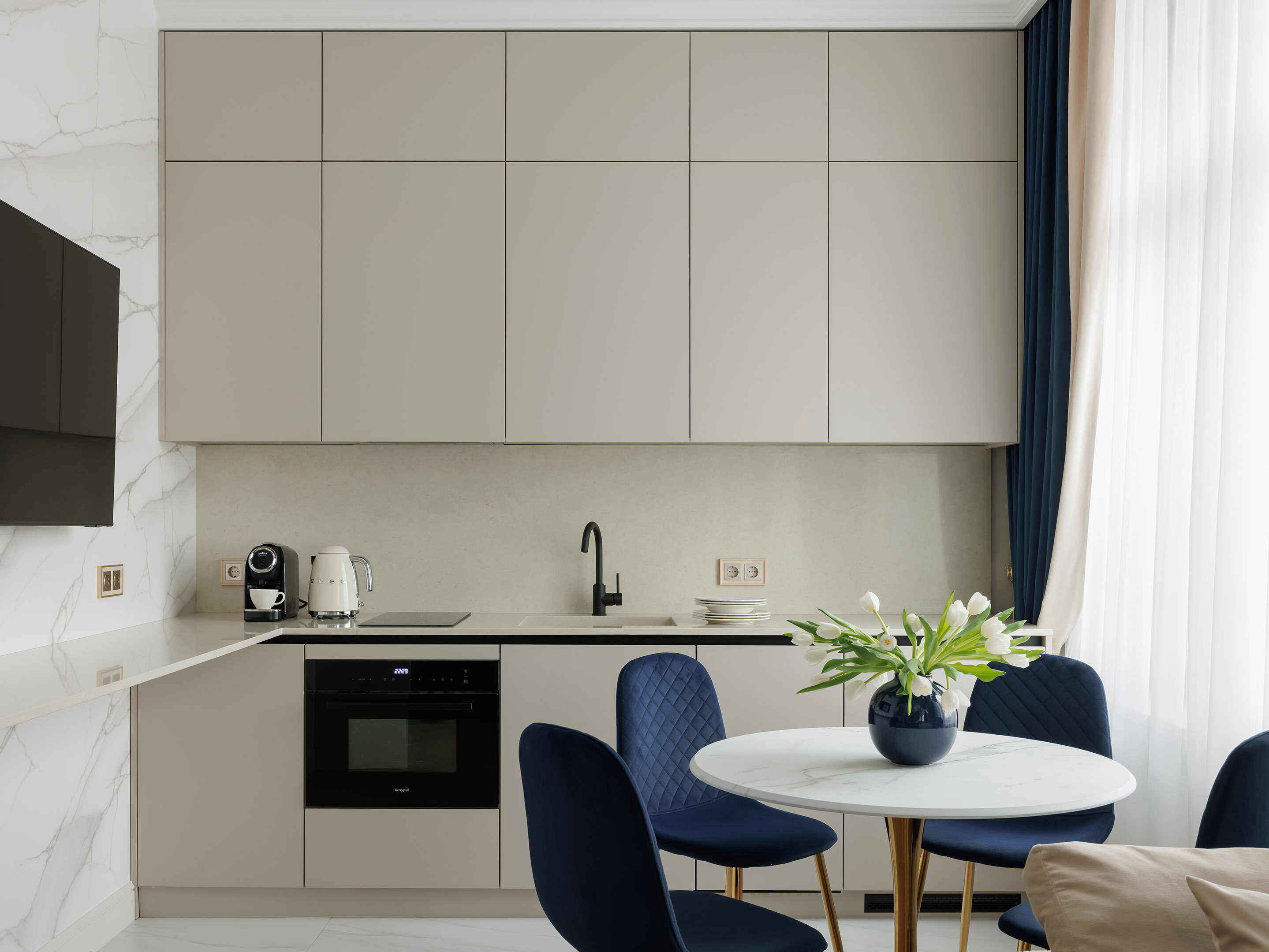 Студио + с видом на Неву