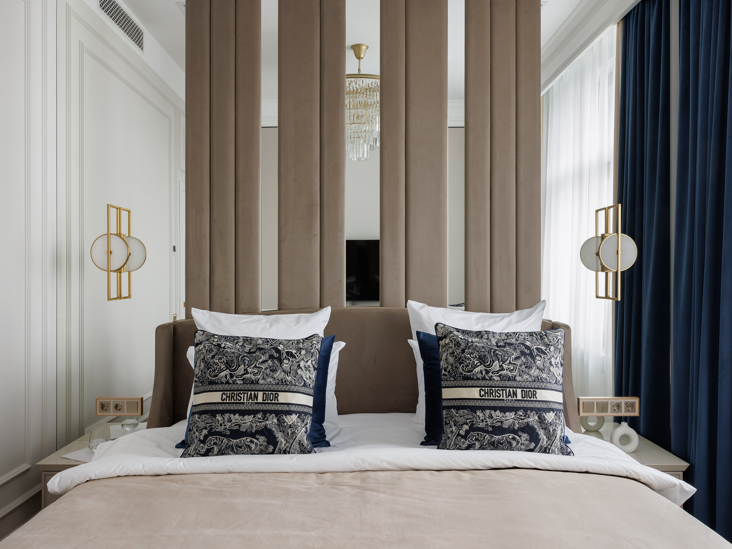 Джуниор Сюит с  видом  на Неву 