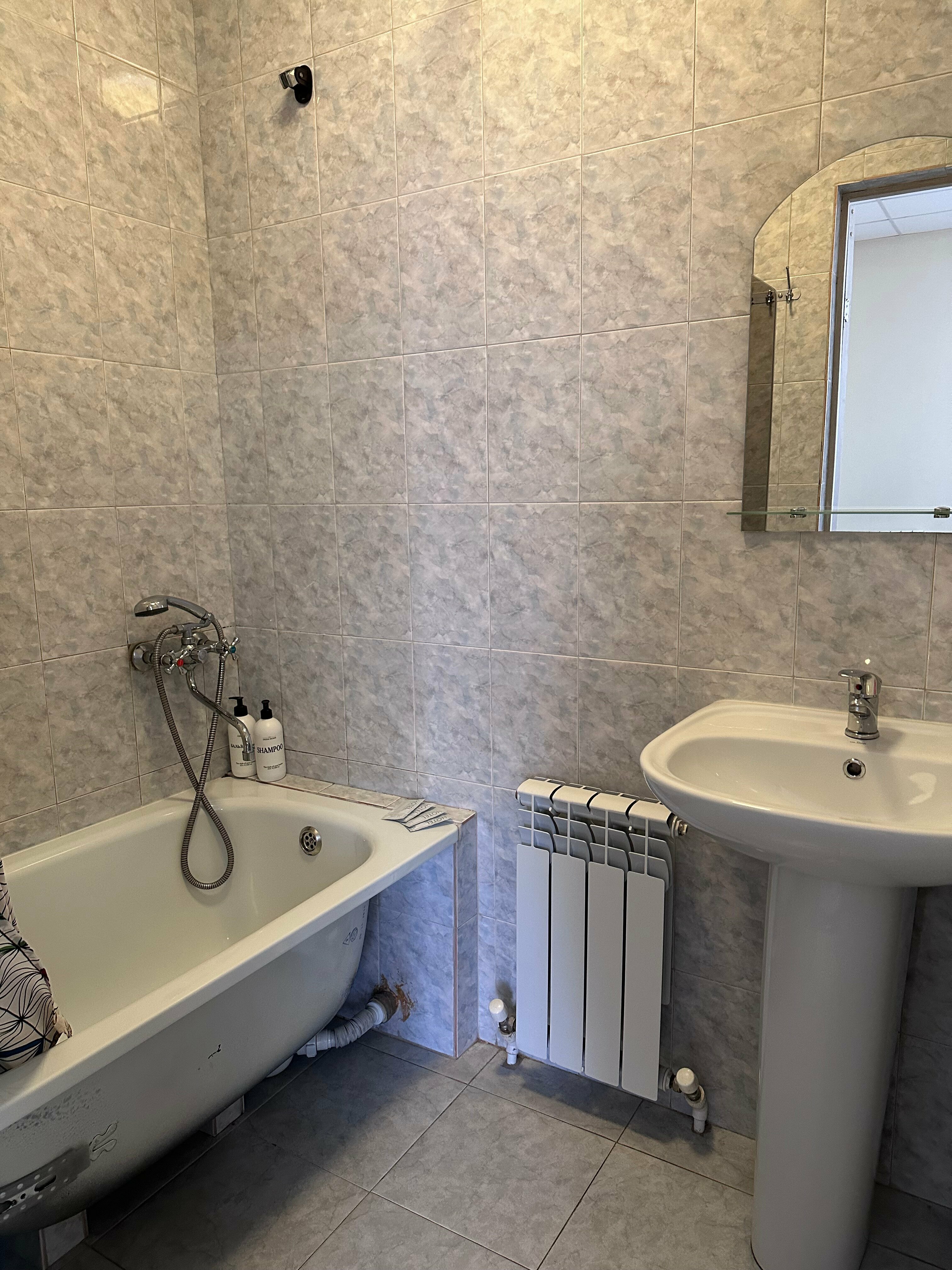 Cемейный номер с собственной ванной комнатой