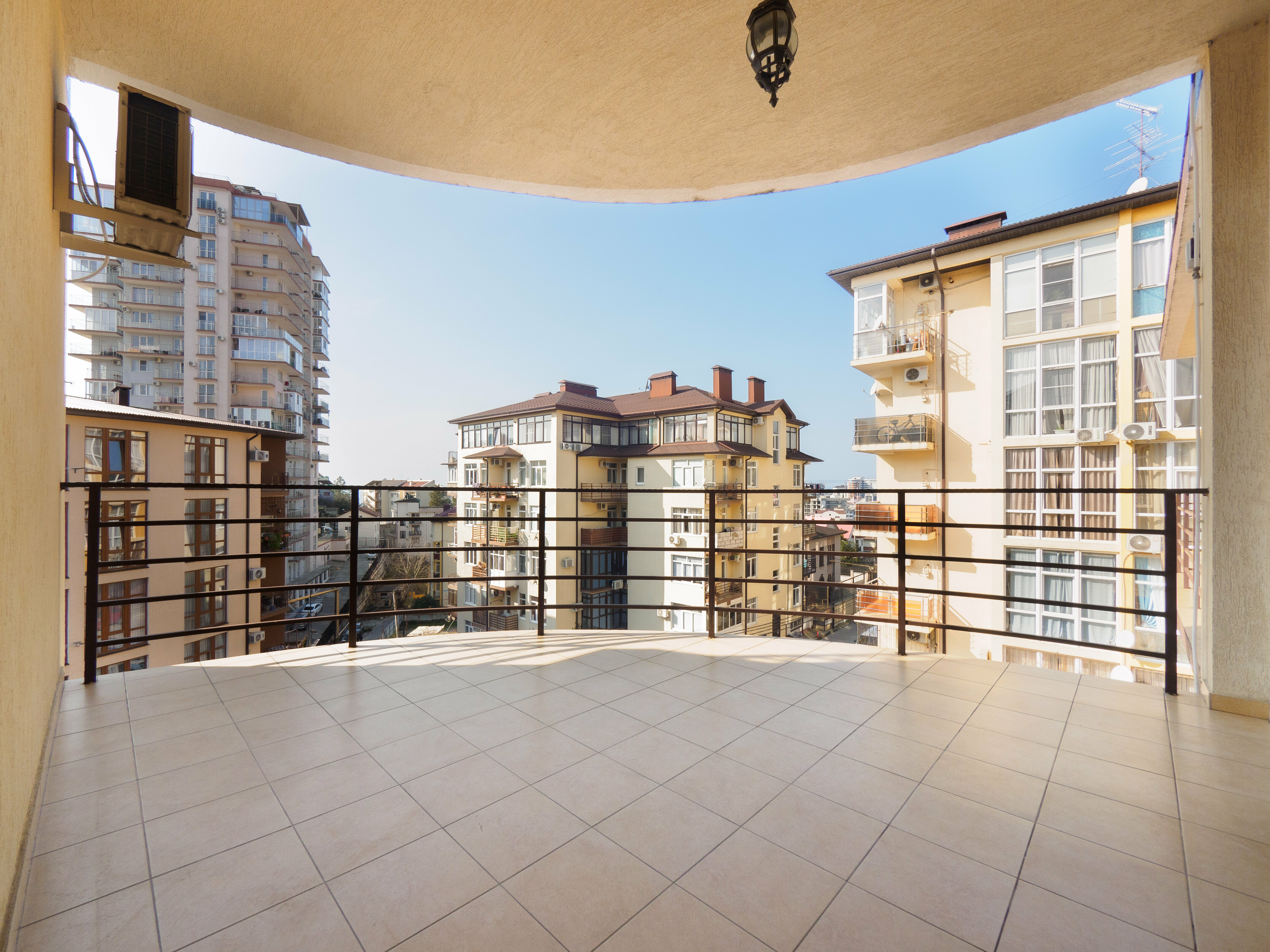 Трехместный номер с балконом