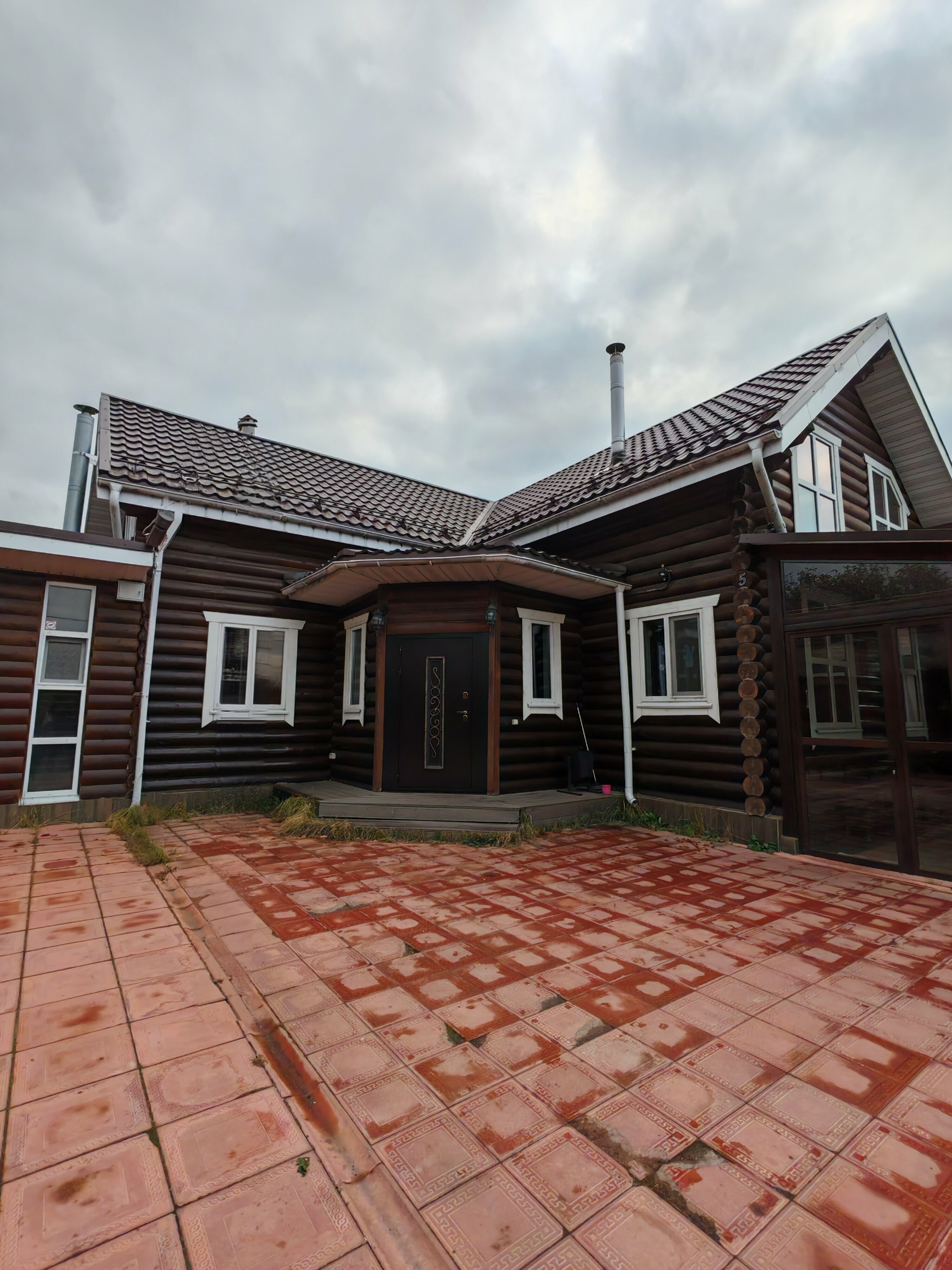 Коттедж с собственным бассейном