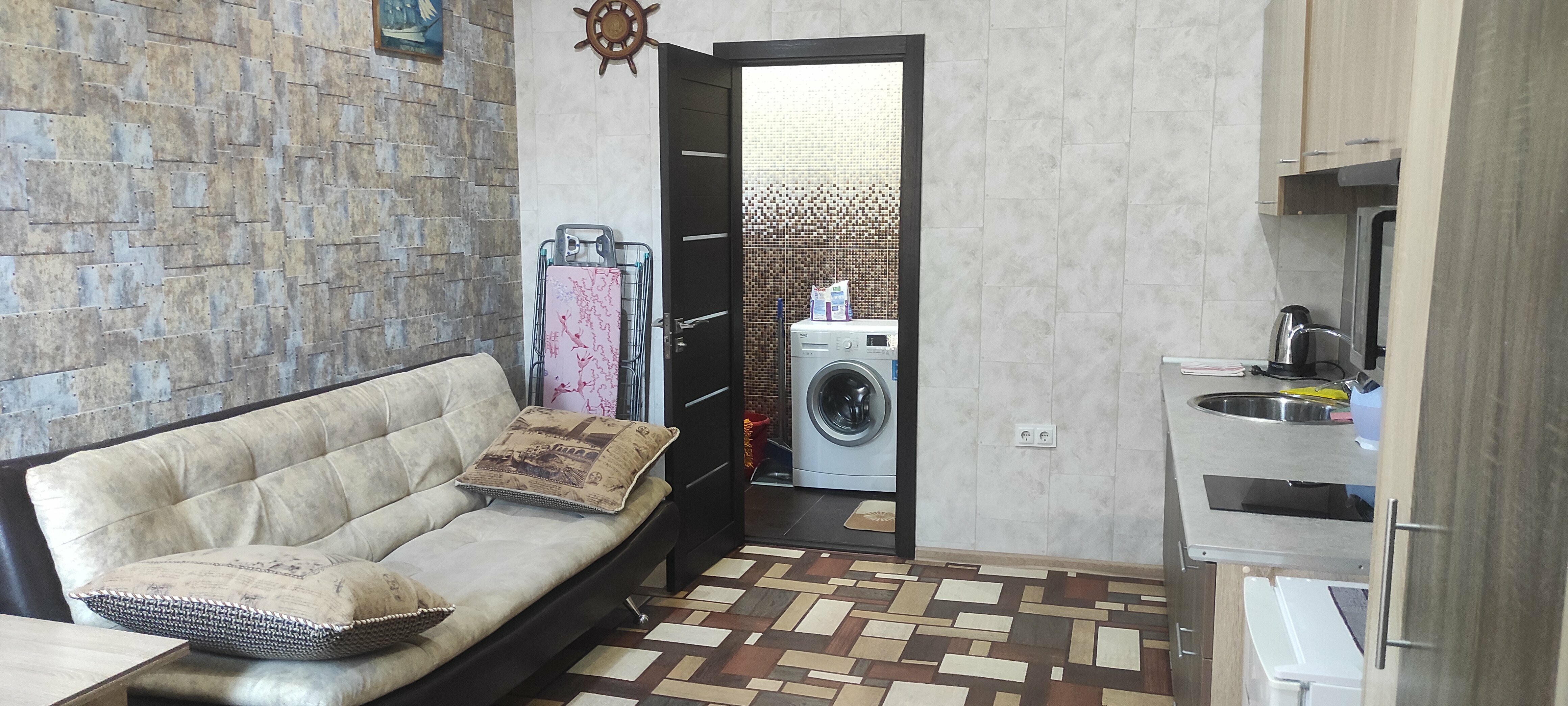 Номер-студия с диваном-кроватью