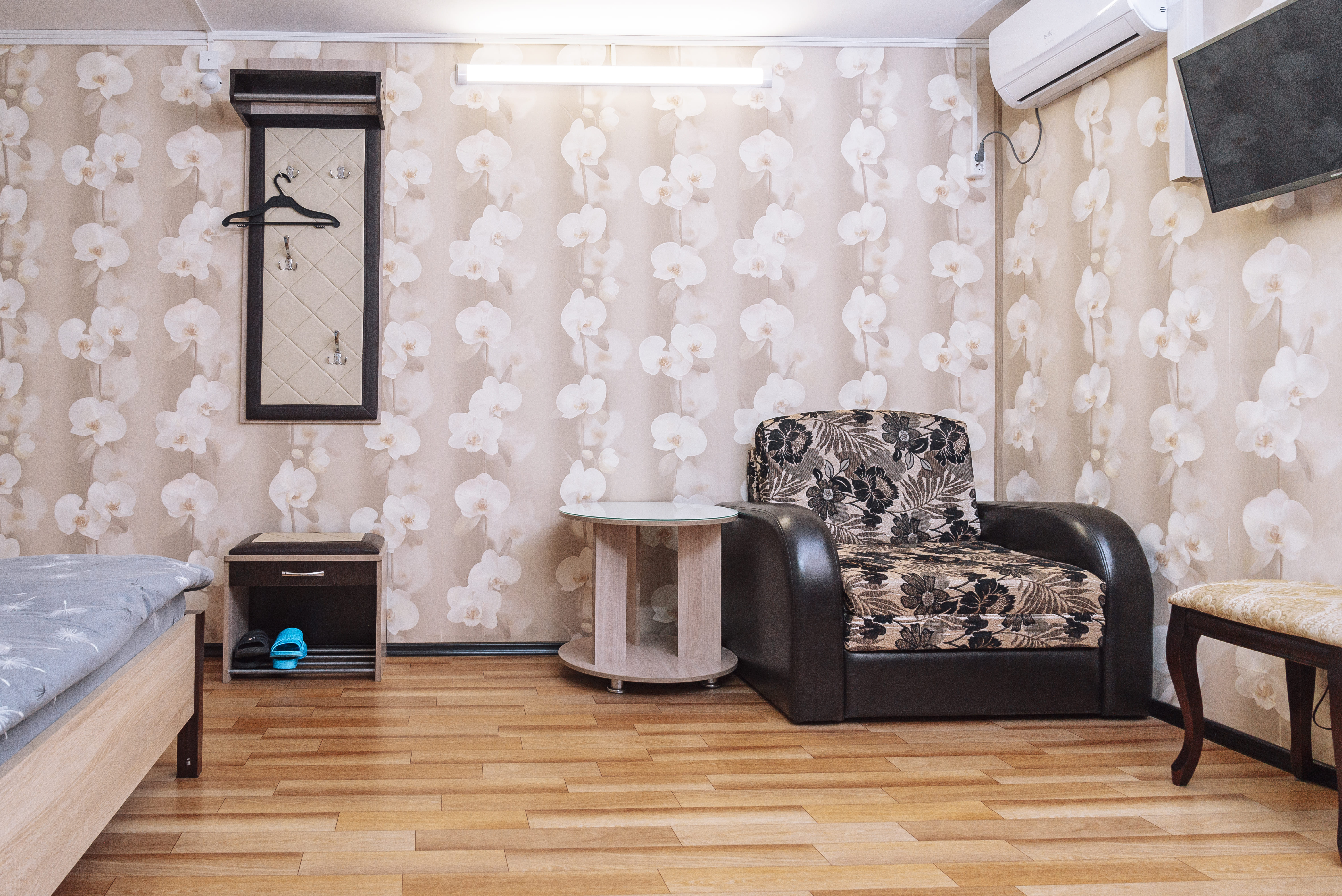 Cемейный номер с собственной ванной комнатой