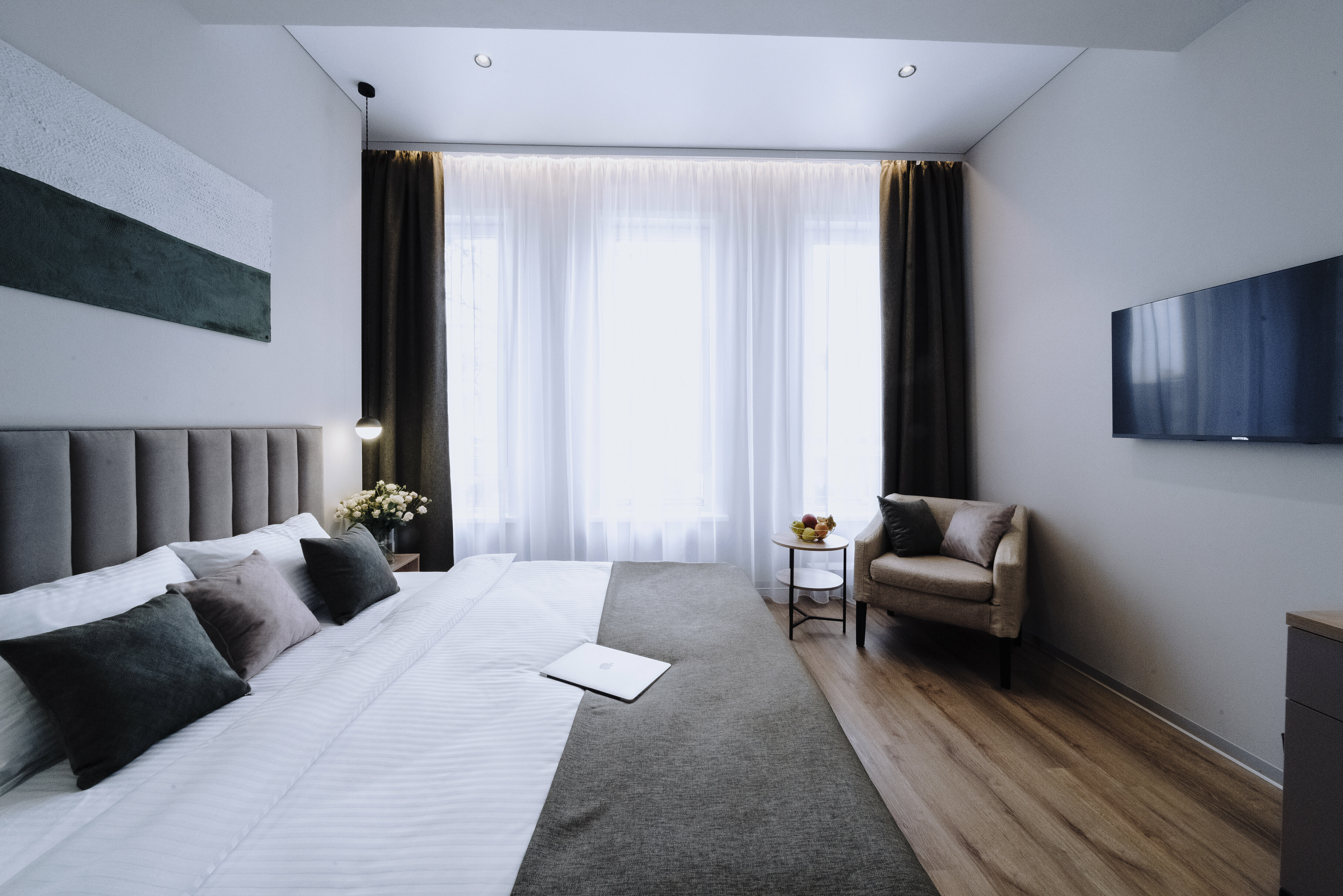 Трехместный номер с диваном