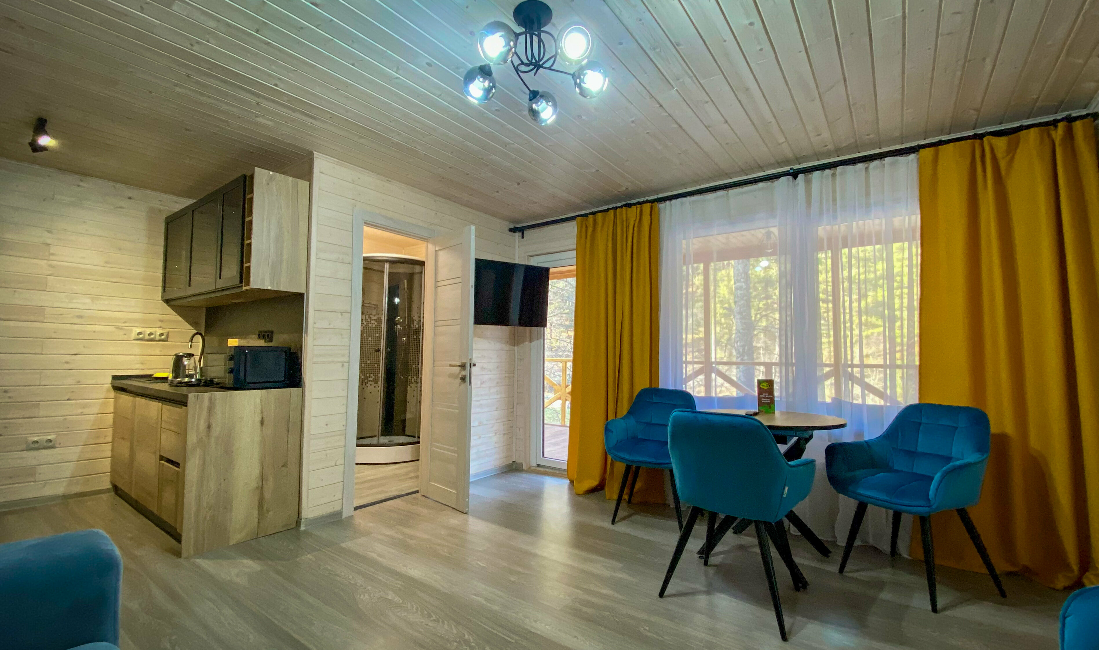 Трехкомнатное Шале Люкс на берегу реки