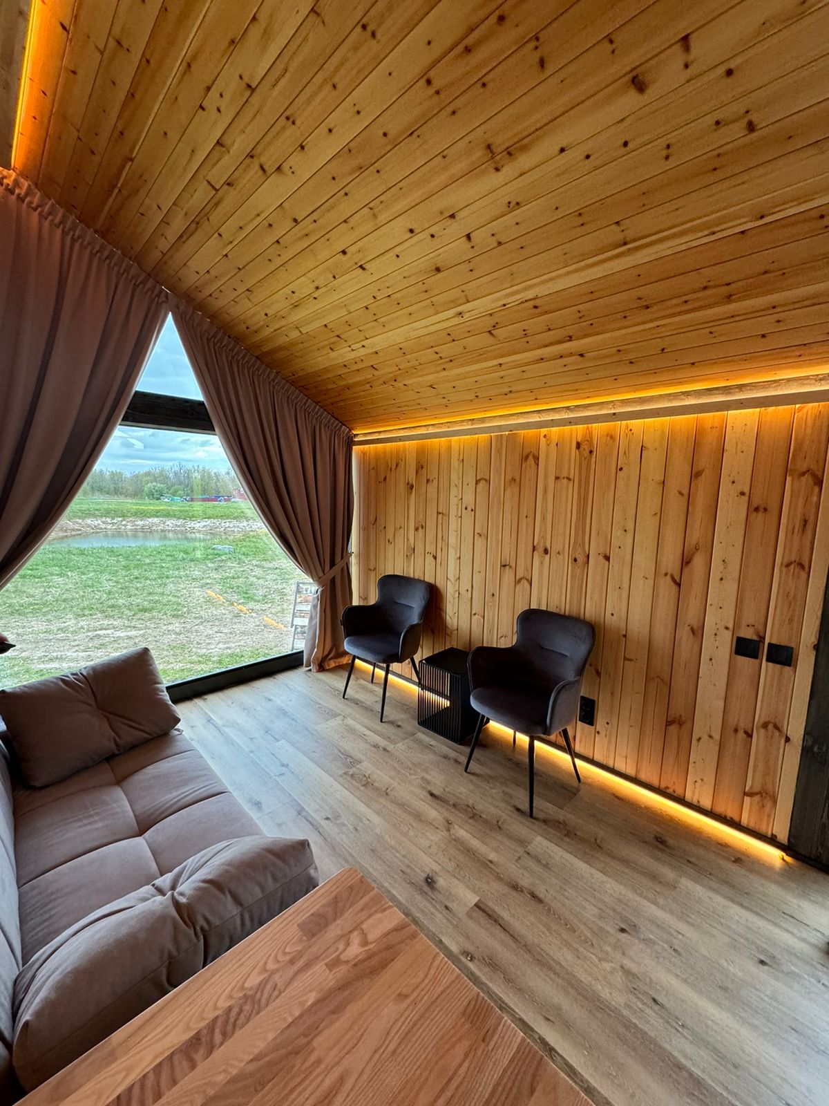 Фридом Барн с сибирским чаном