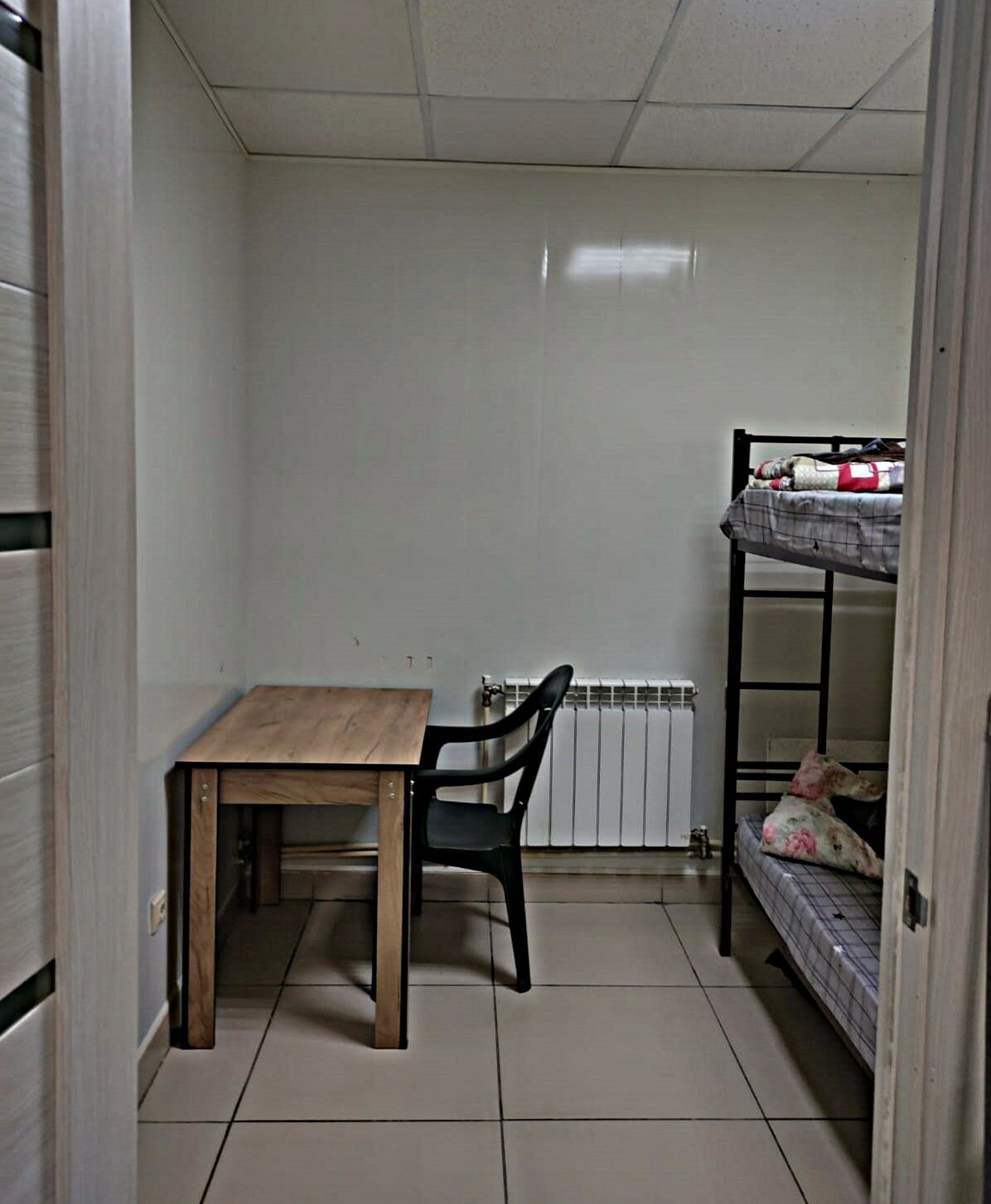 Кровать в общем 8-ми местном номере для мужчин