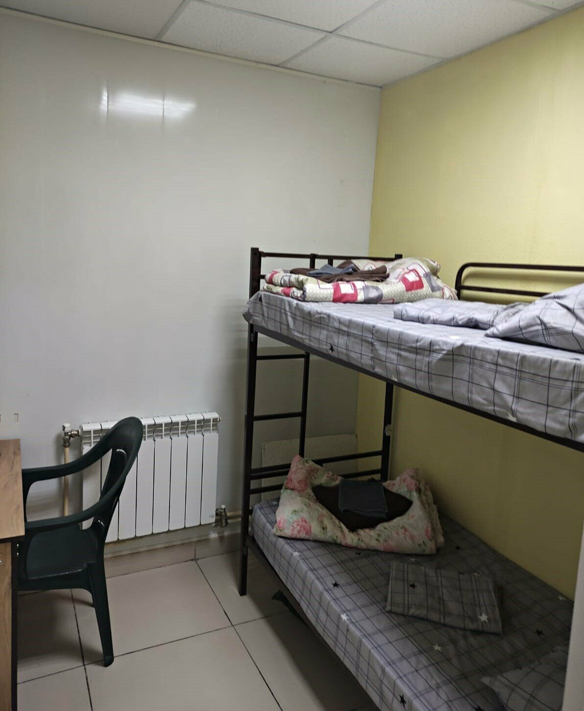 Кровать в общем 8-ми местном номере для мужчин