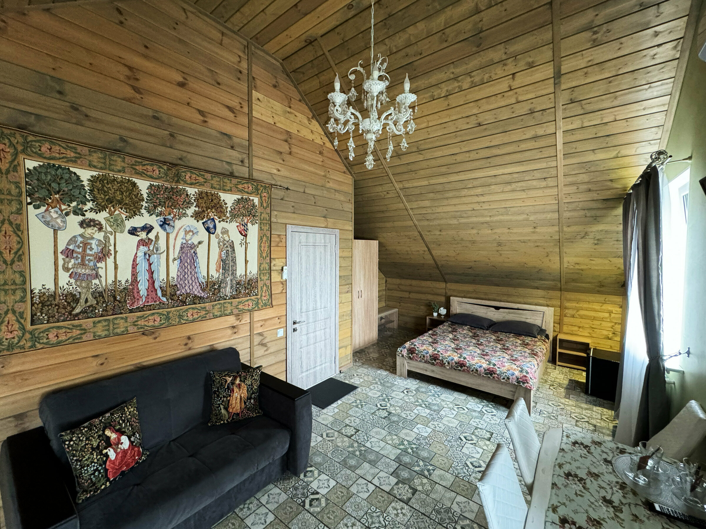 Улучшенный четырехместный номер