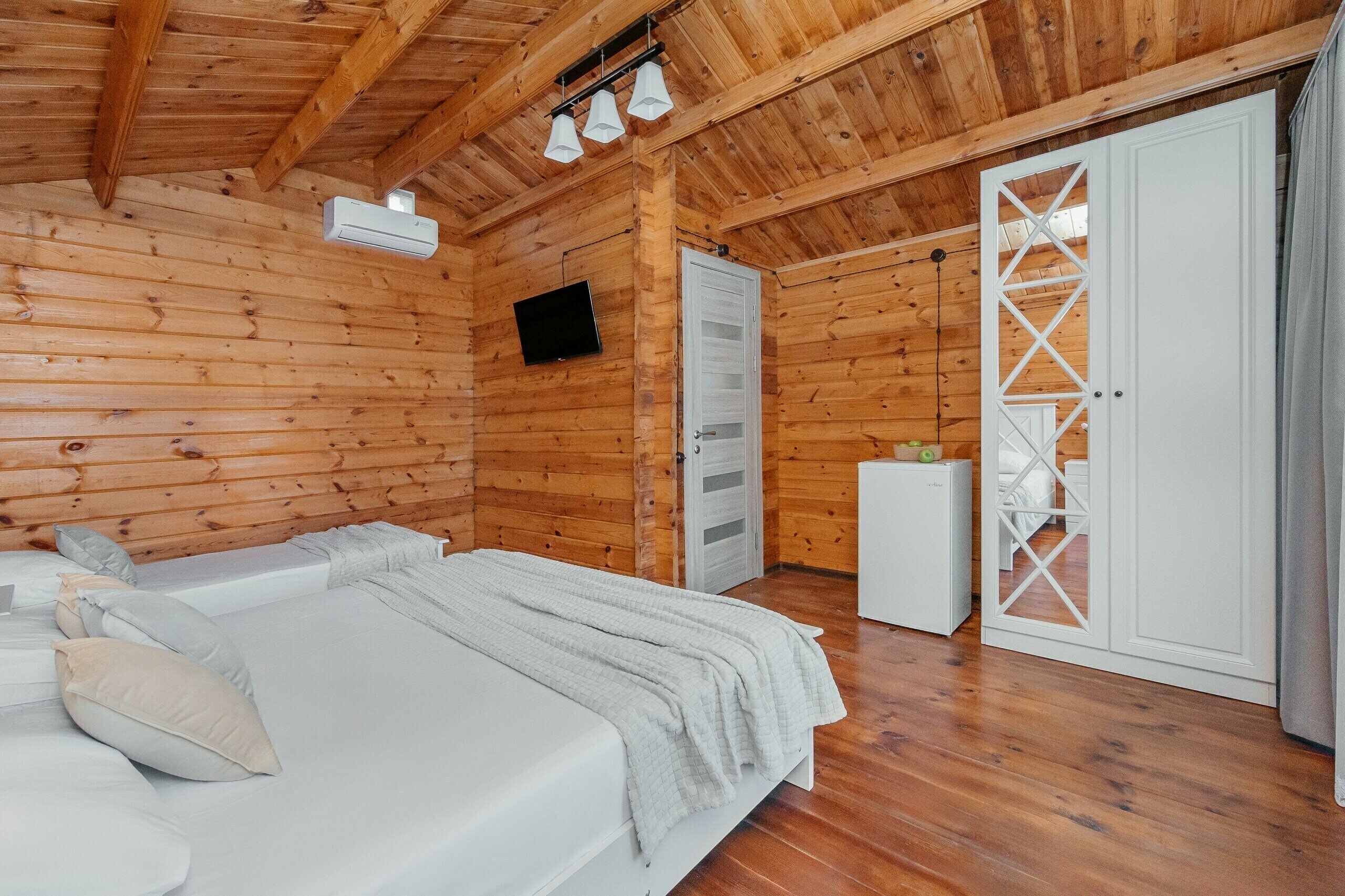 Коттеджный домик в гостевом комплексе "БроНау Семейный"