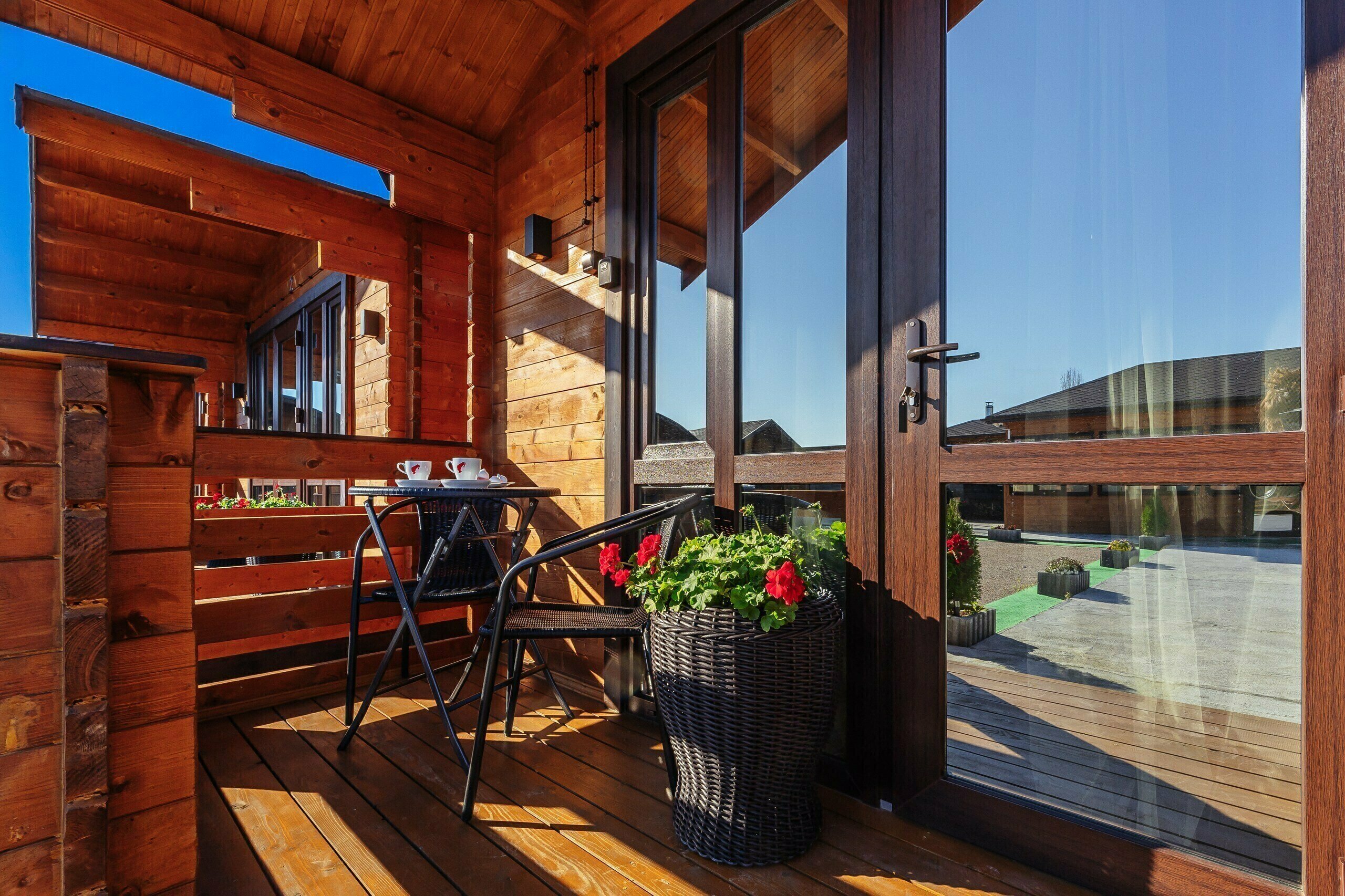 Трехместный домик БроНау Amra house 