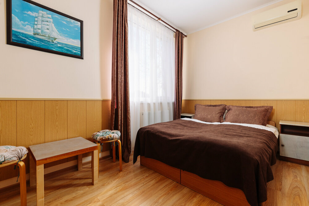 Небольшой двухместный номер с 1 кроватью