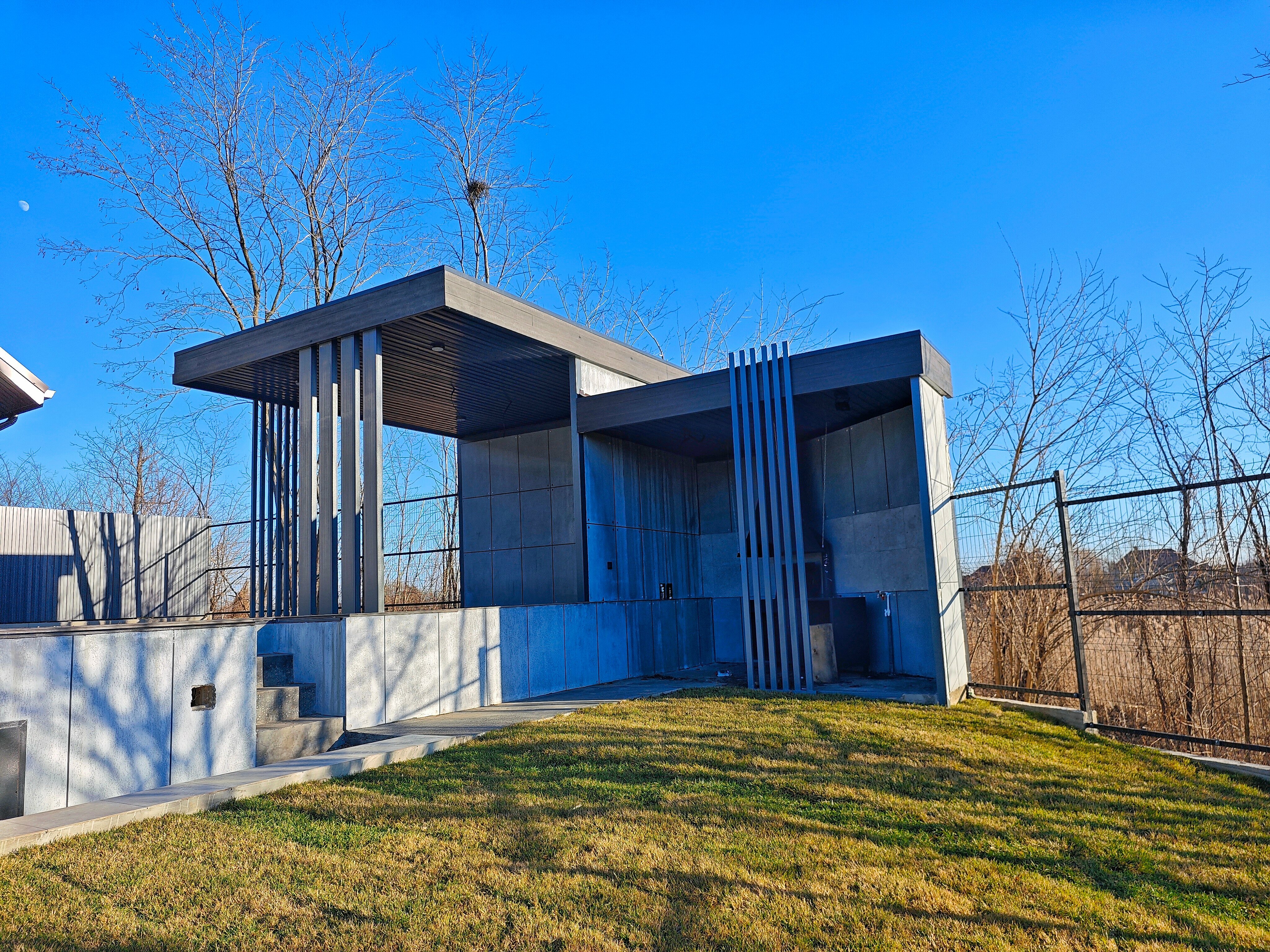 Дом с собственным бассейном