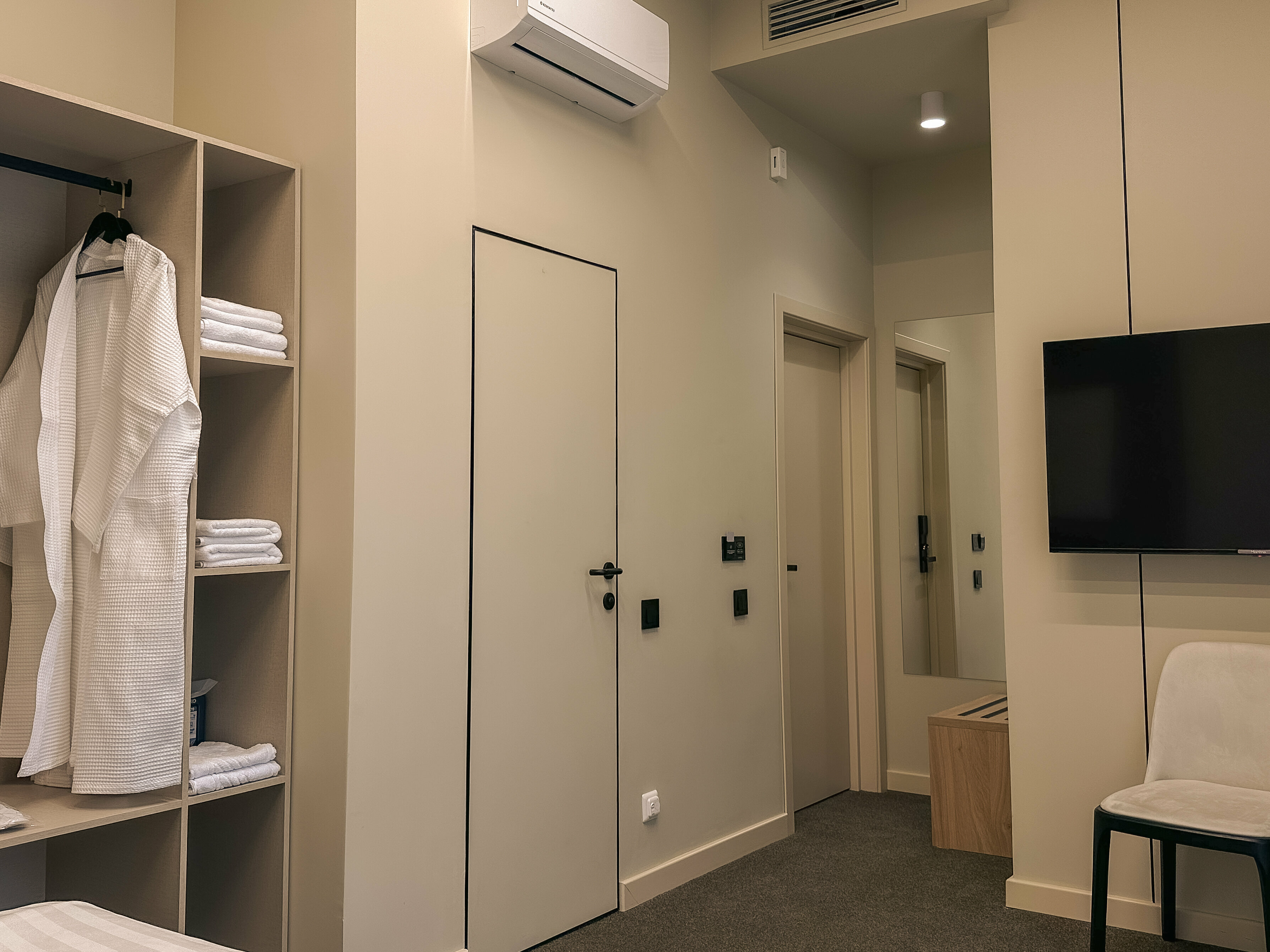 Просторный двухместный номер с 2 отдельными кроватями