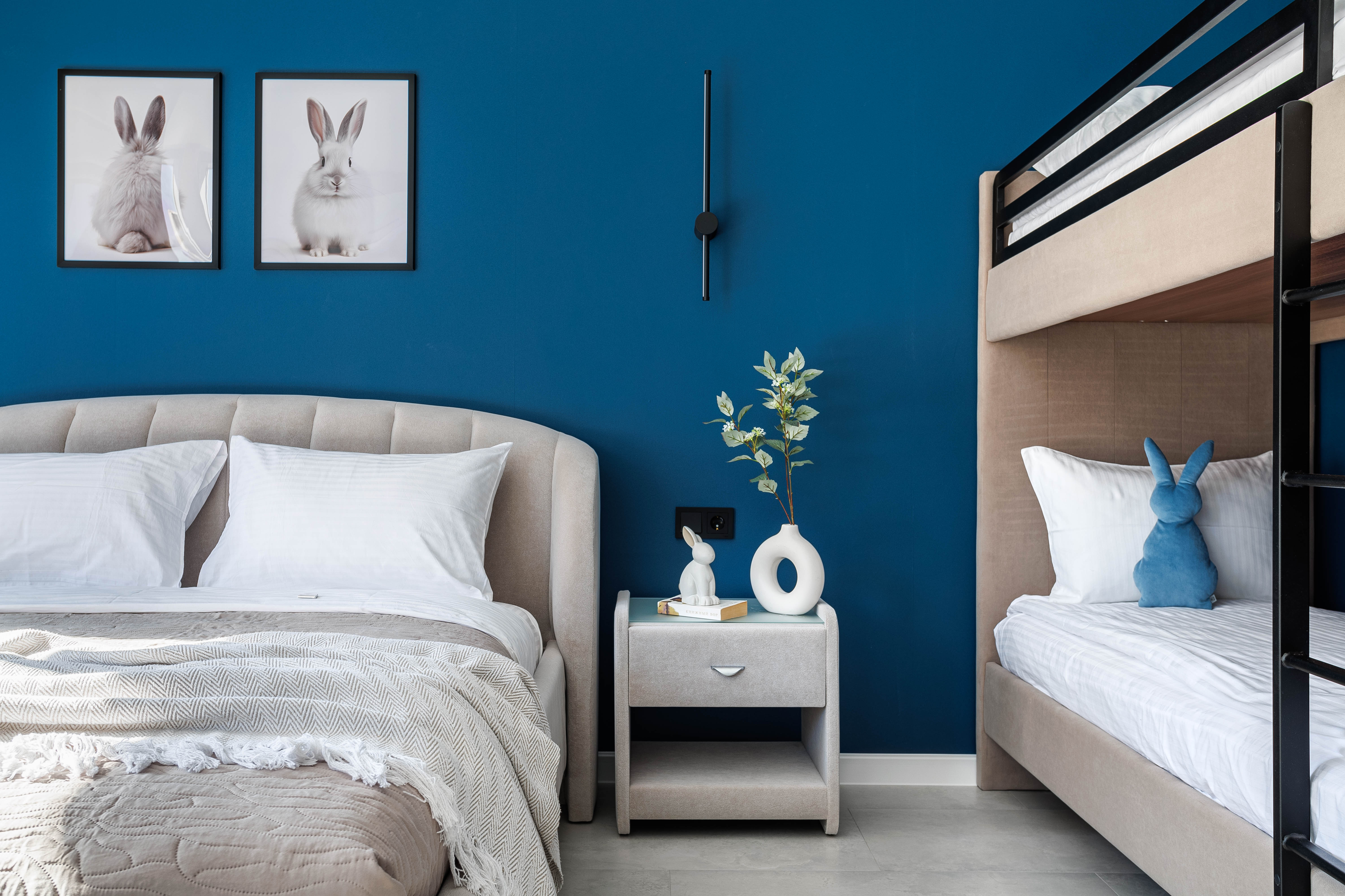 Семейный номер с боковым видом на море