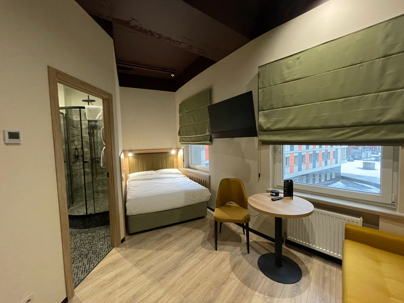 Стандартный с диваном