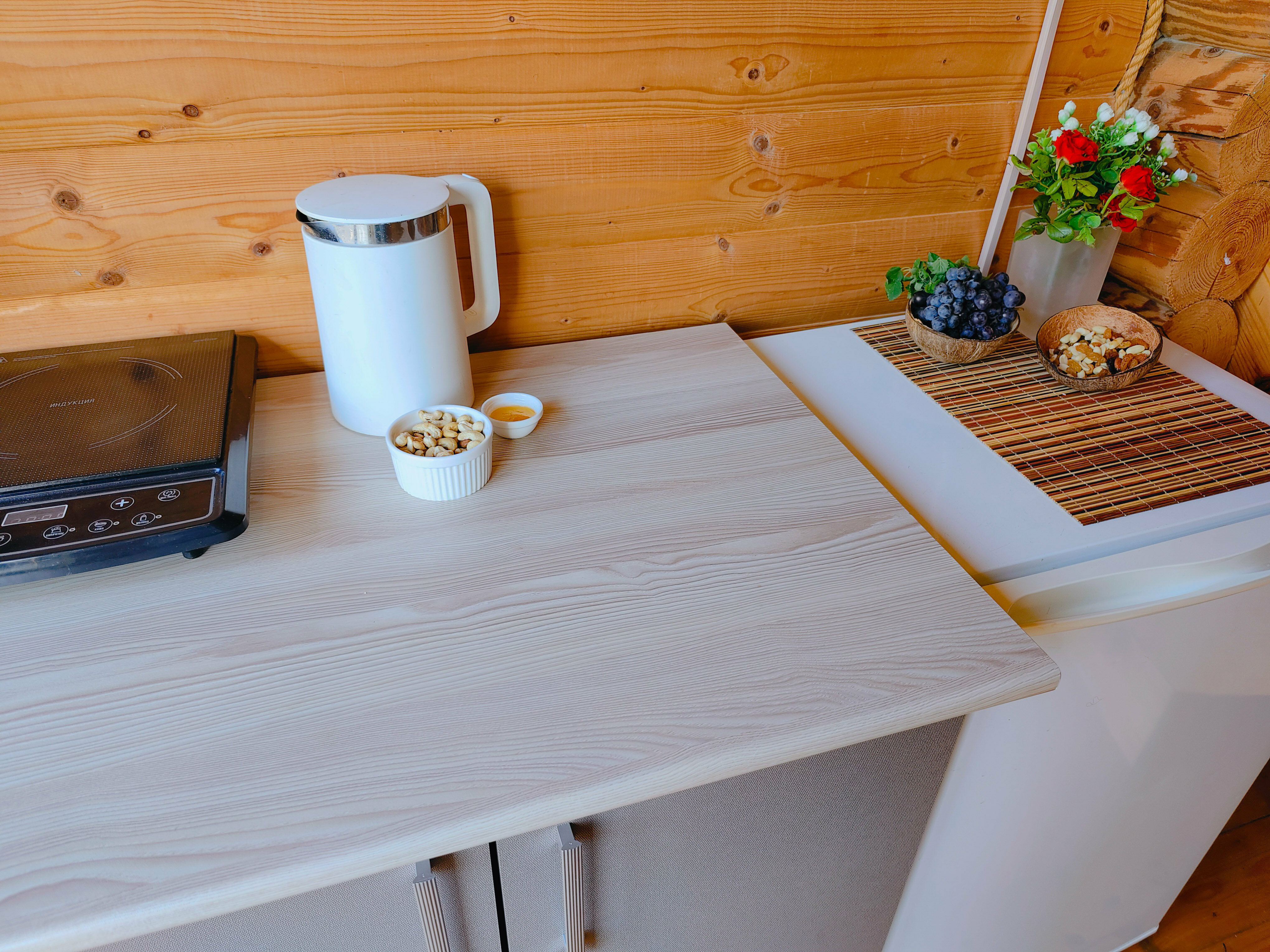 4-х местный домик с мини-кухней и террасой