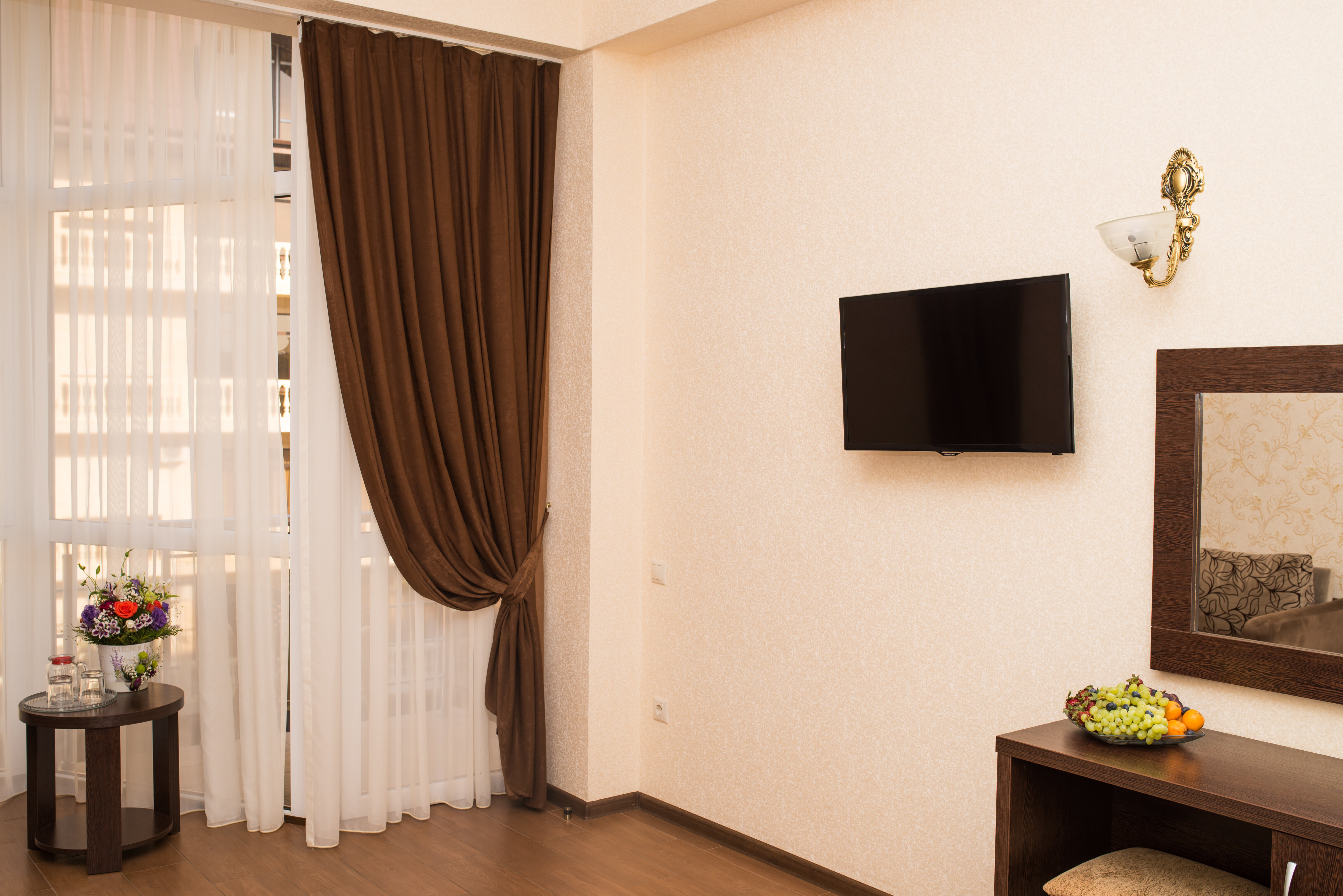 Номер с  2-я односпальными кроватями и балконом (с возможностью 1 доп. места-раскладное кресло)