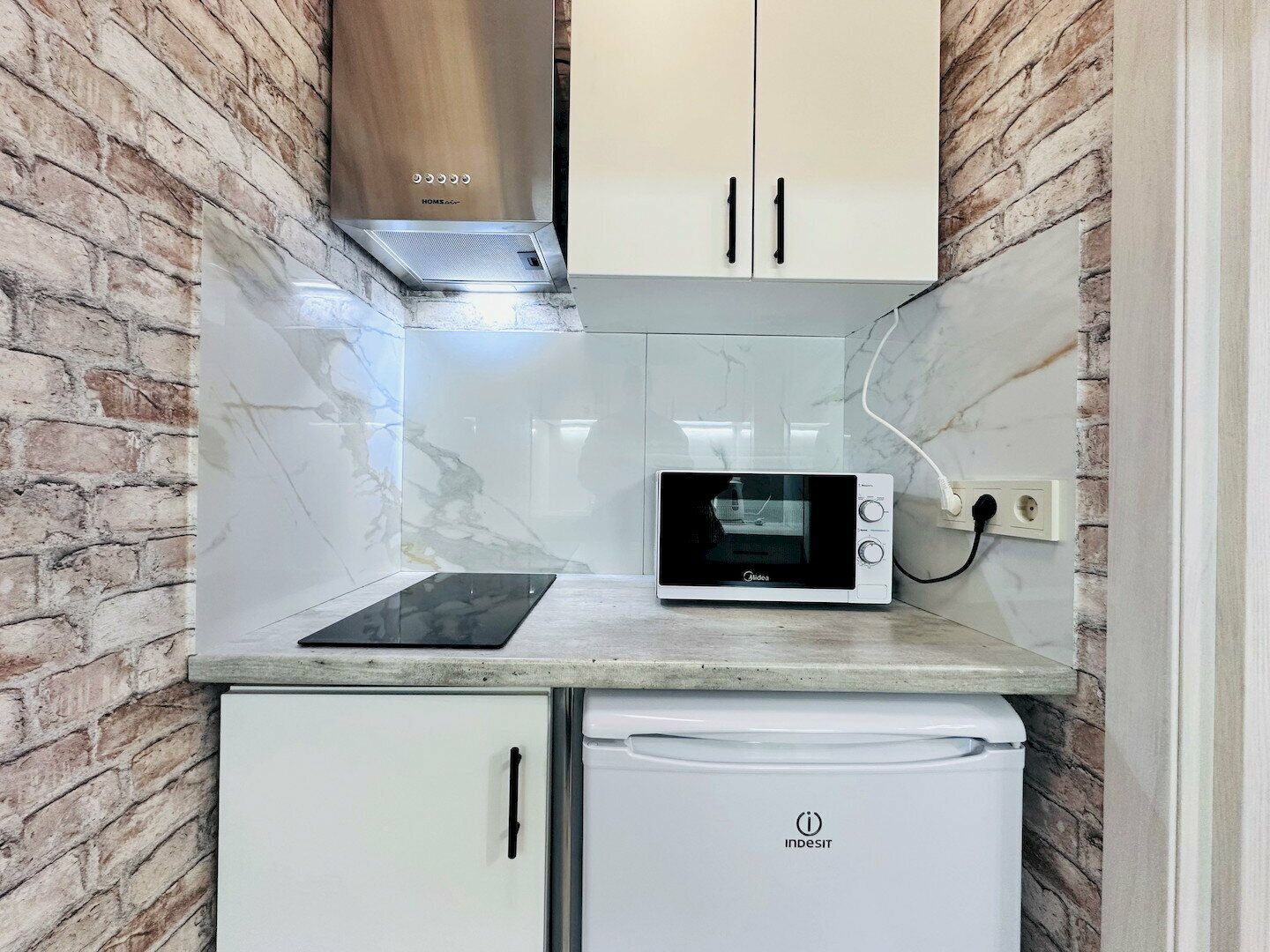 Дизайнерский 2-комнатный апартамент! 5 минут до пляжа и набережной! 1 этаж!