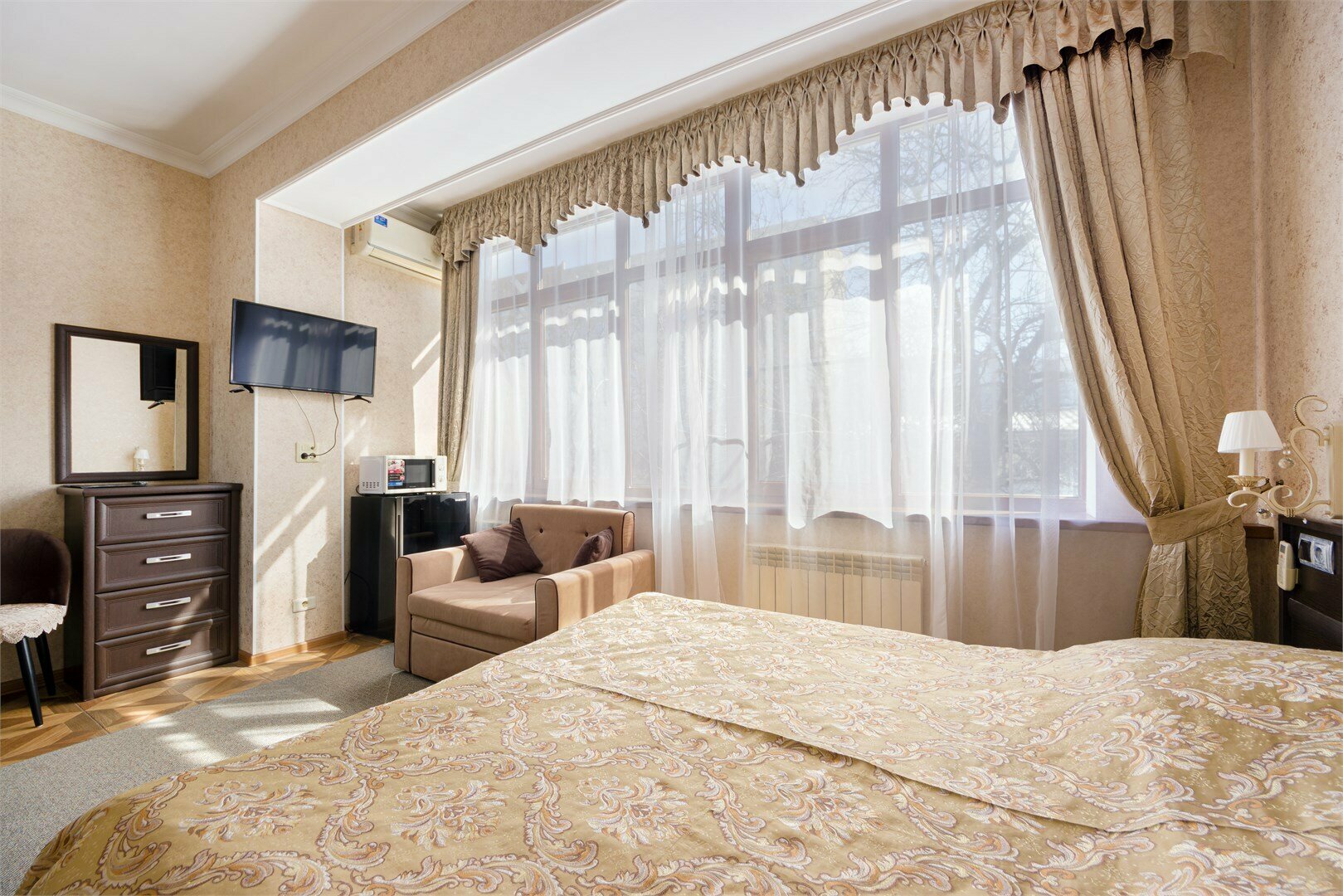 Большой двухместный номер с 1 кроватью