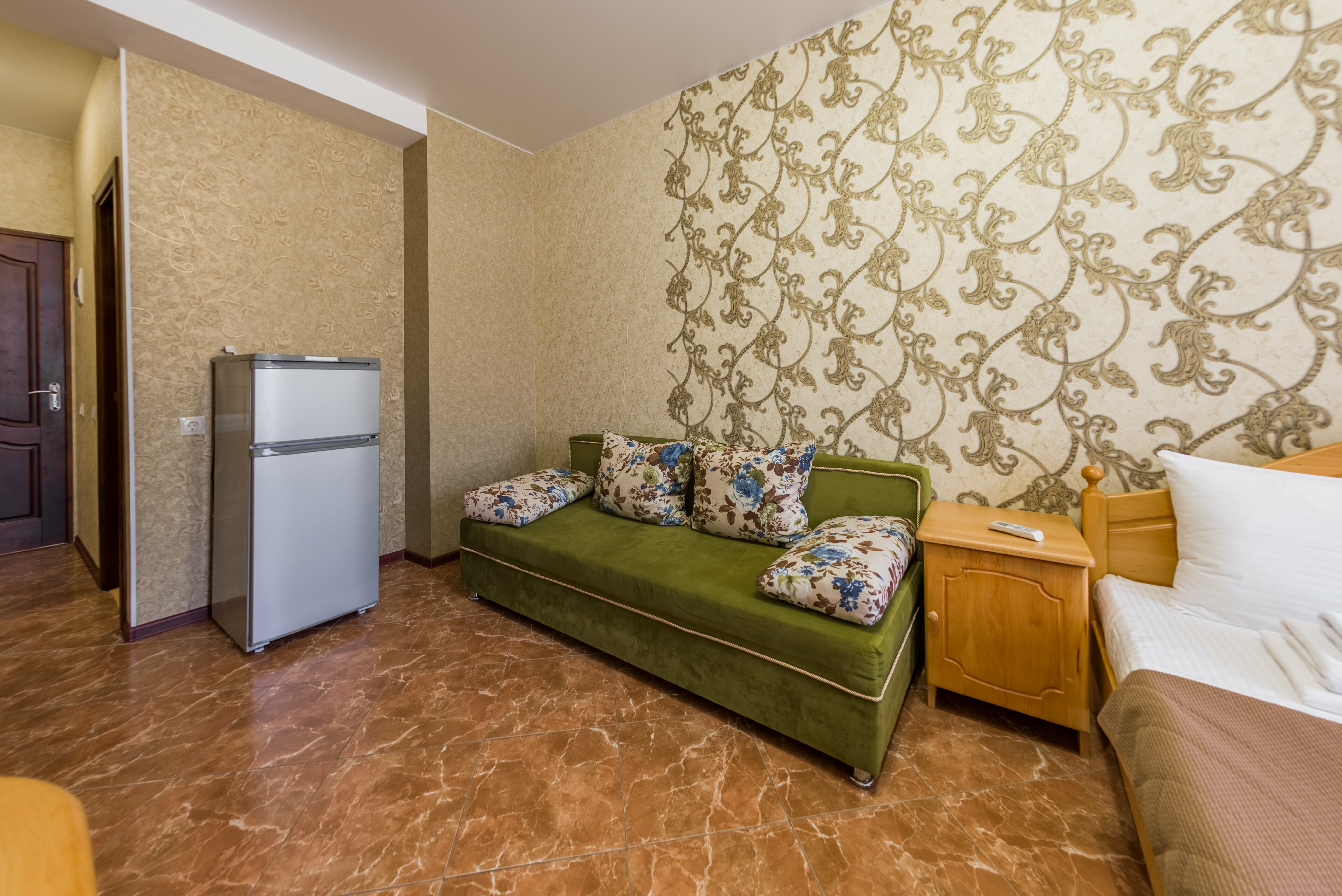 Улучшенный трехместный номер с видом на море