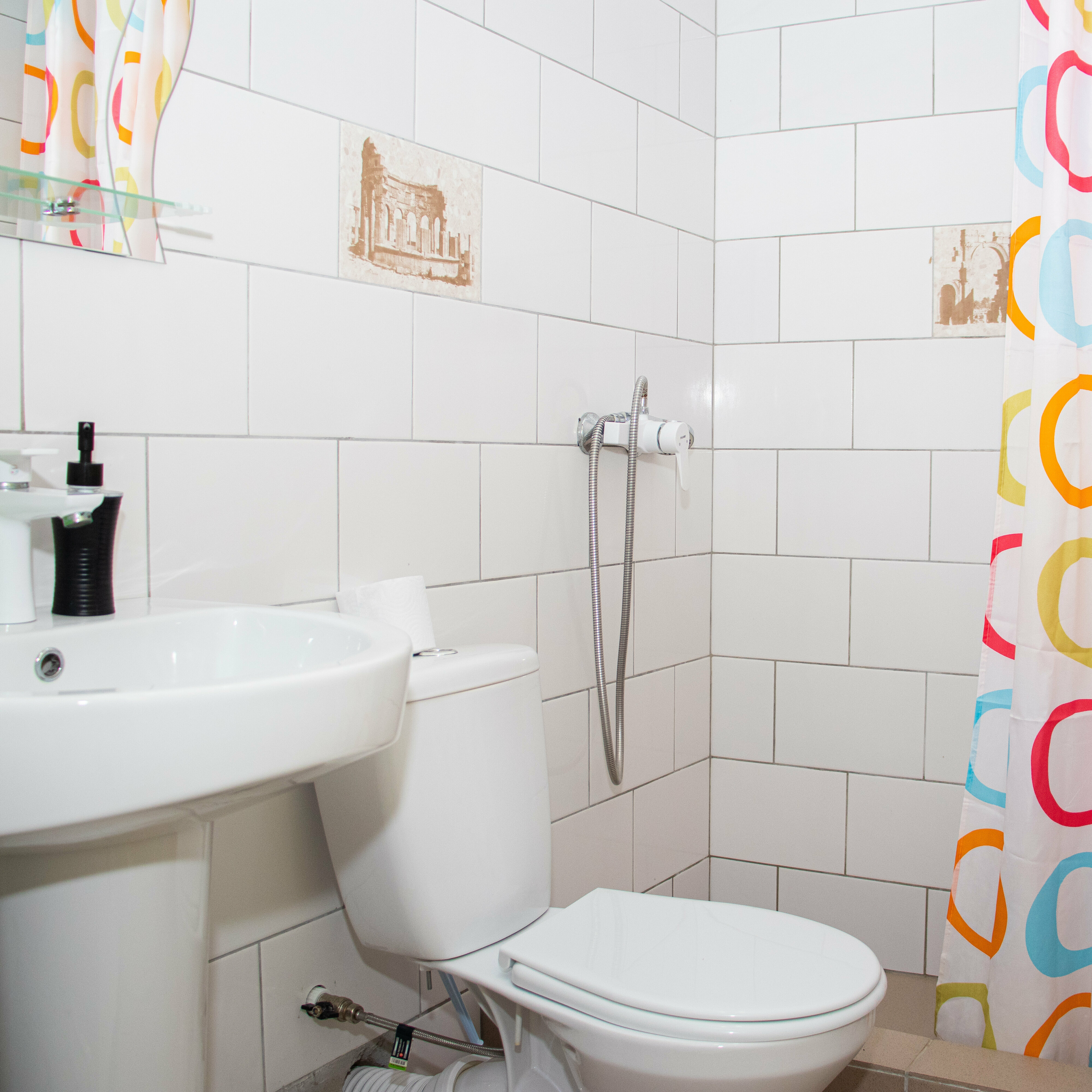 Небольшой двухместный номер с 2 отдельными кроватями