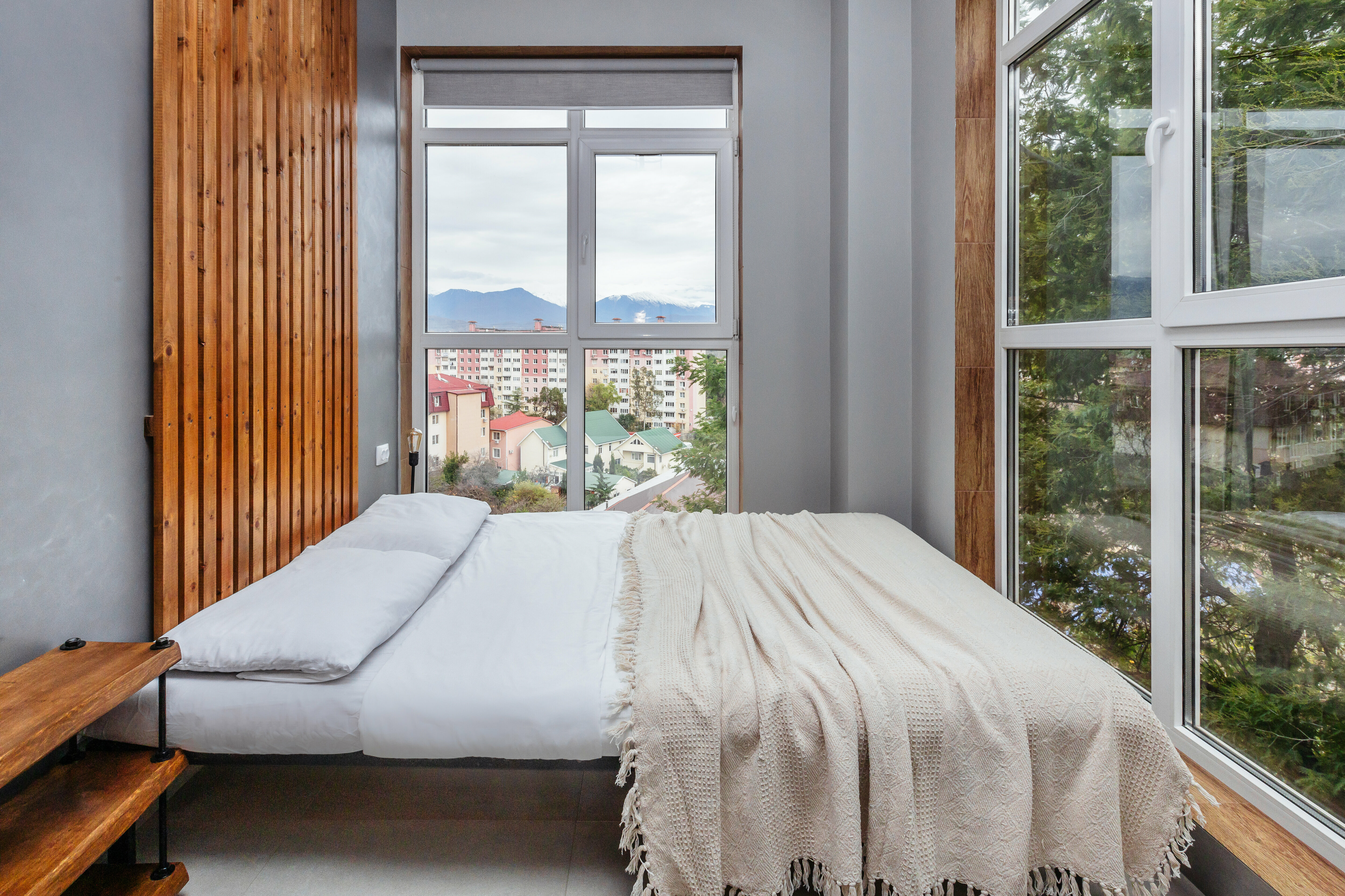 Семейный номер с видом на горы