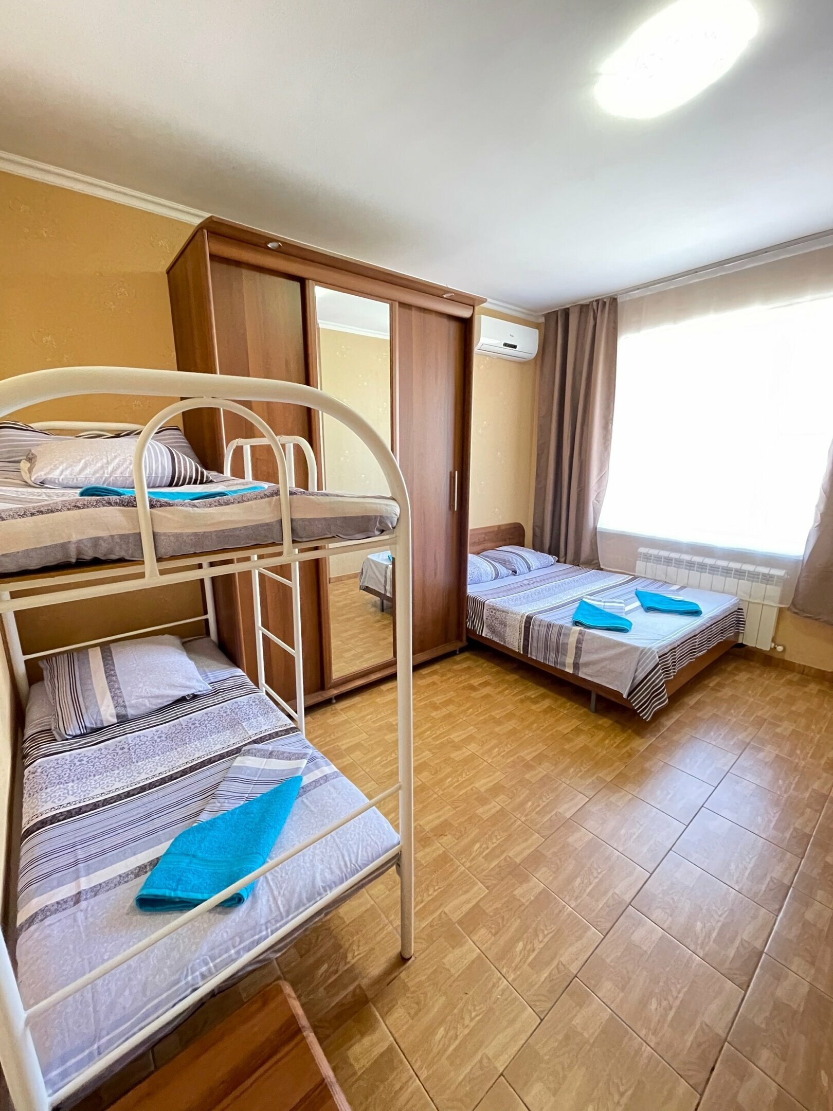 Улучшенный четырехместный номер