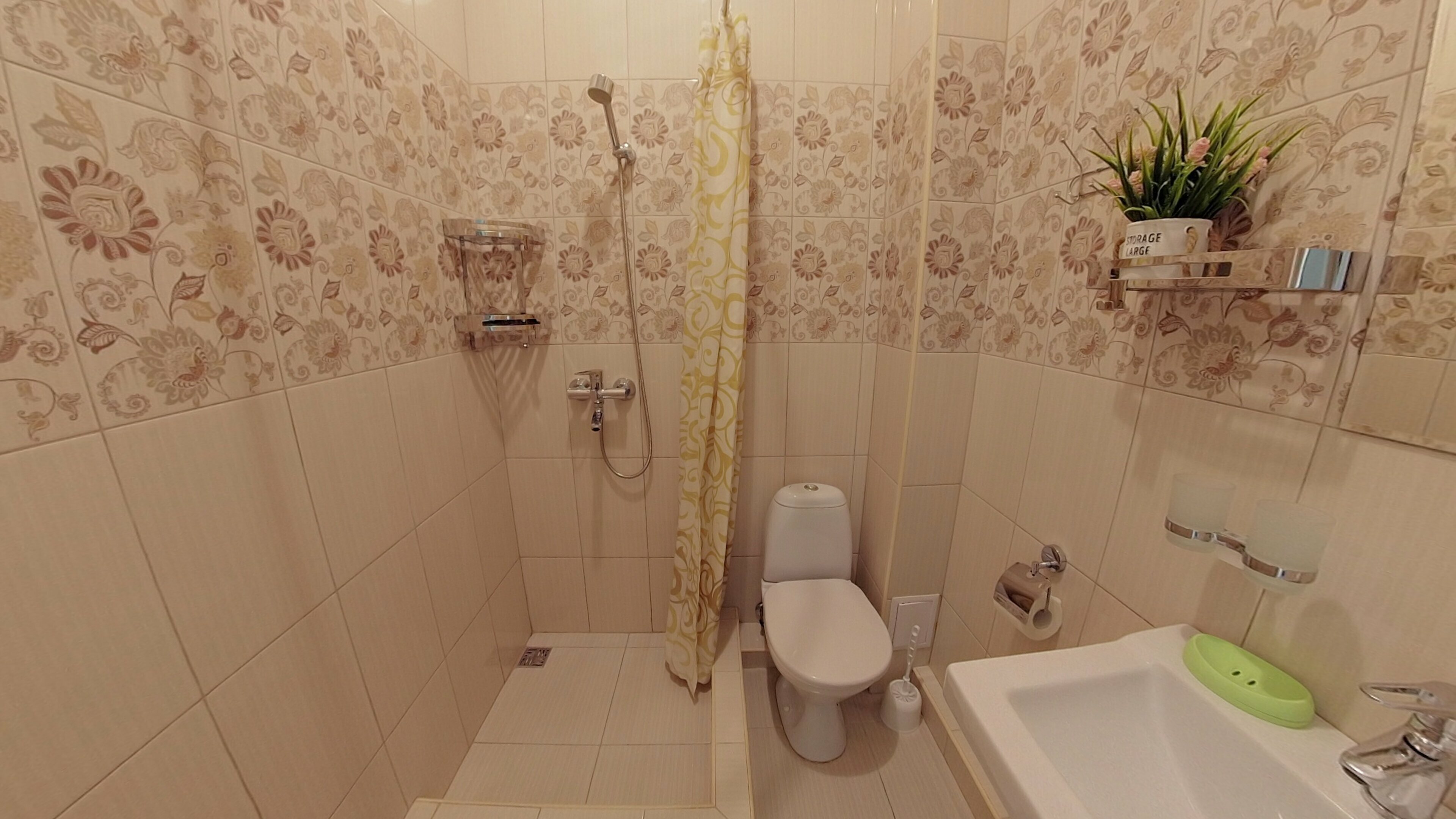 №5 5-ти местный Стандарт Двухкомнатный улучшенный, 2мя балконами с видом на горы (возможно 1 доп. место) 