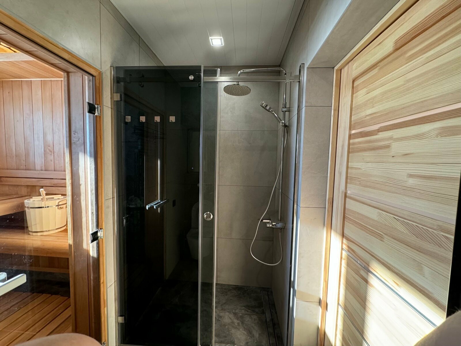 ДОМИКИ ИХОЯРВИ на ОЗЕРЕ (ДОМ №4)