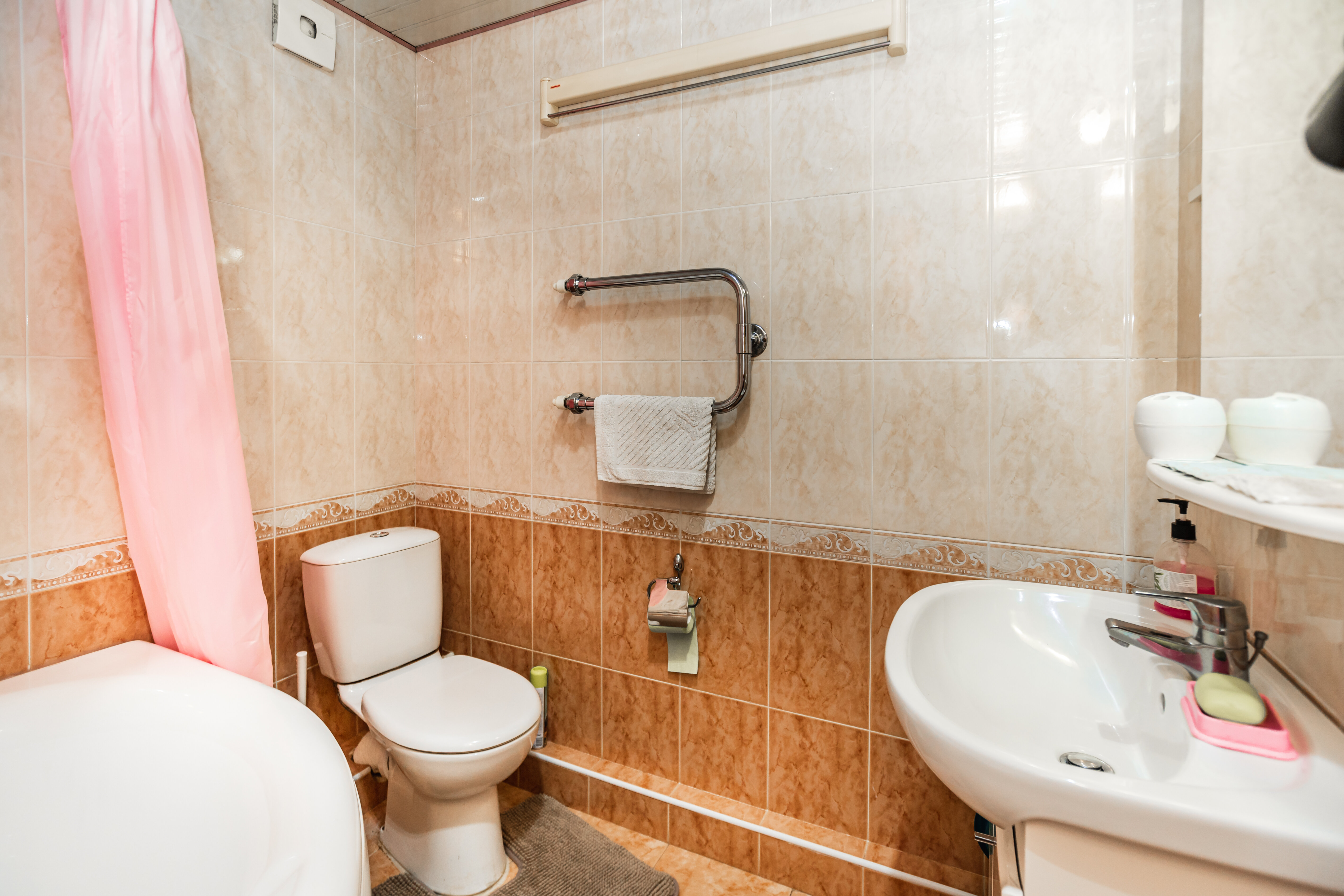 Двухкомнатный номер со встроенной кухней с балконом и джакузи на 3 этаже