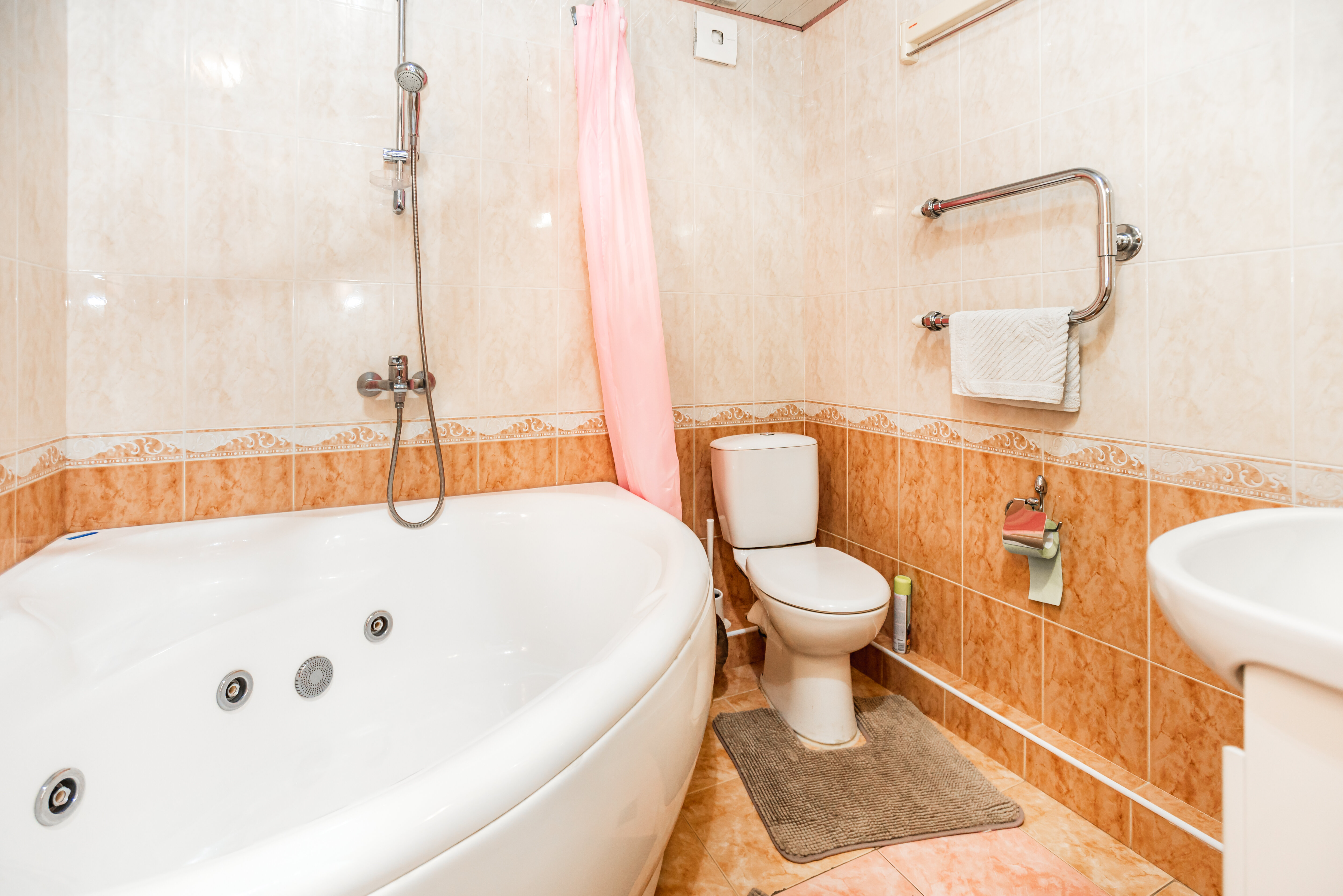 Двухкомнатный номер со встроенной кухней с балконом и джакузи на 3 этаже