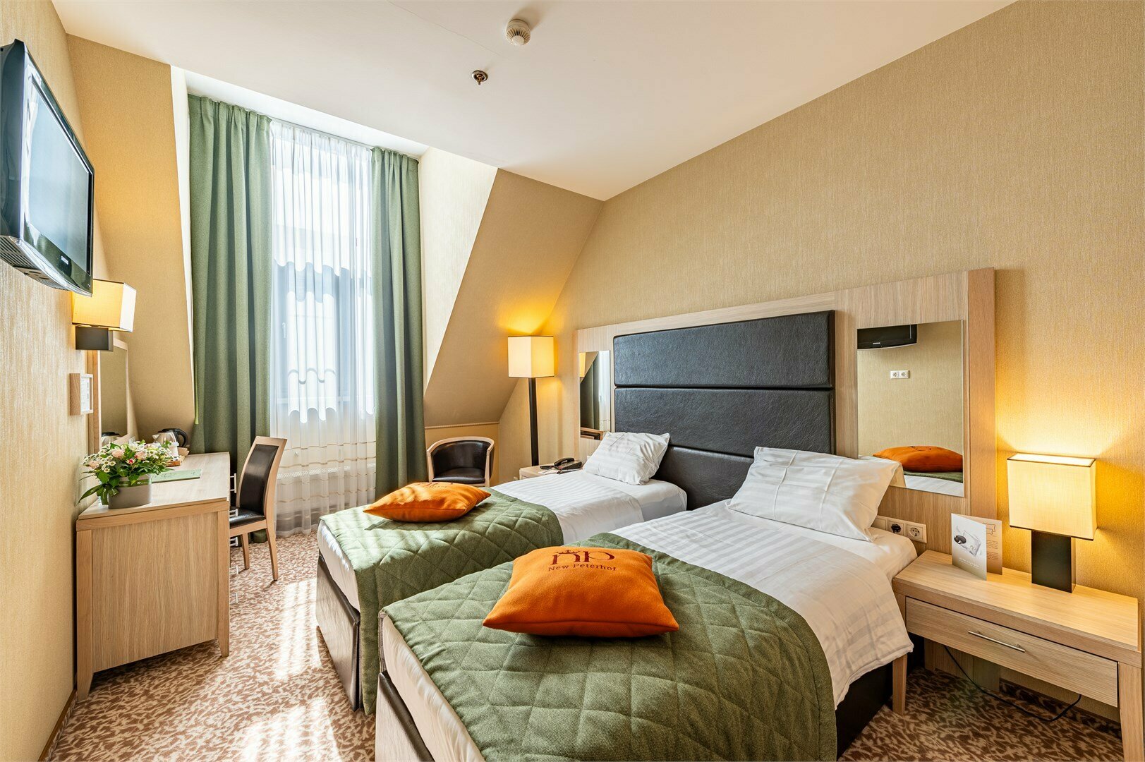 Стандарт Плюс мансардный с раздельными кроватями