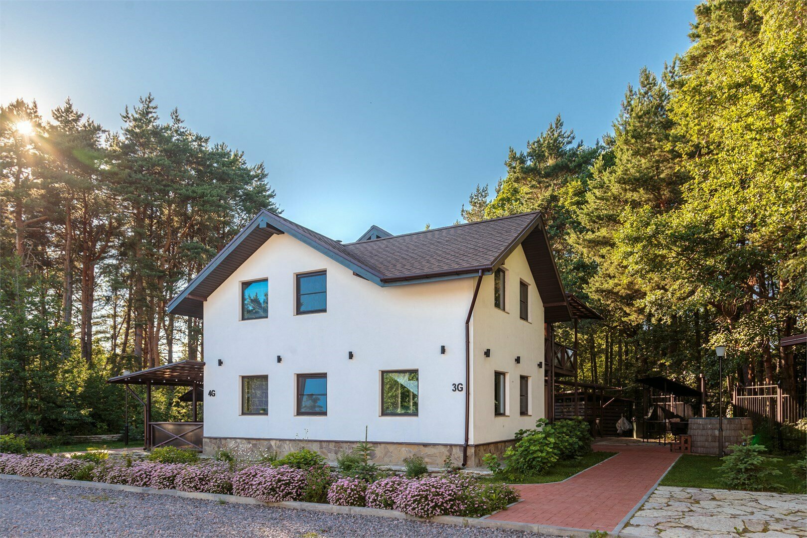 Коттедж с 4 спальнями и купелью (Дуплекс)  (растопка купели не включена в стоимость)