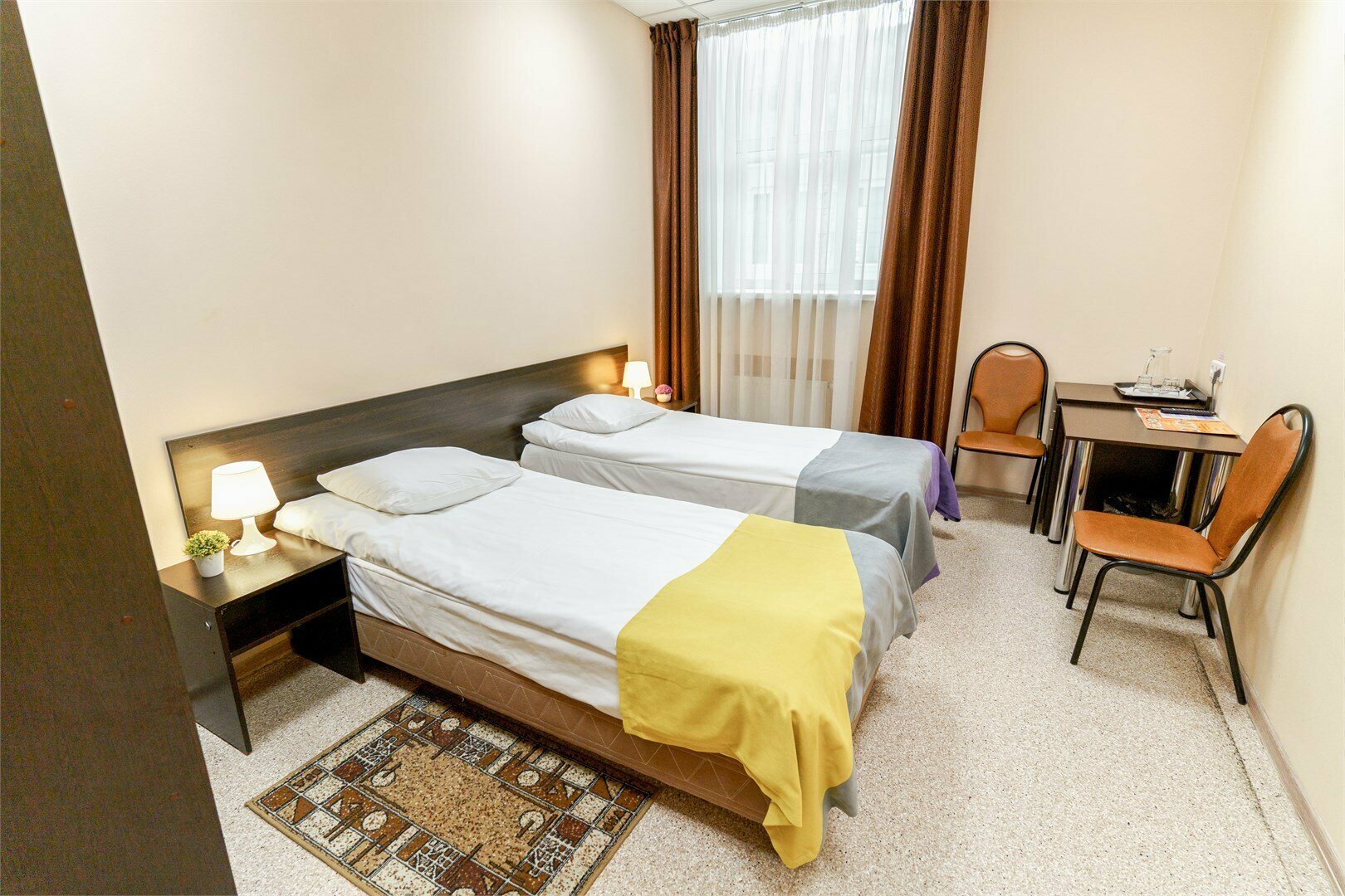 Двухместный номер  TWIN с удобствами на блок (205/1, 205/2, 304/1, 304/2)